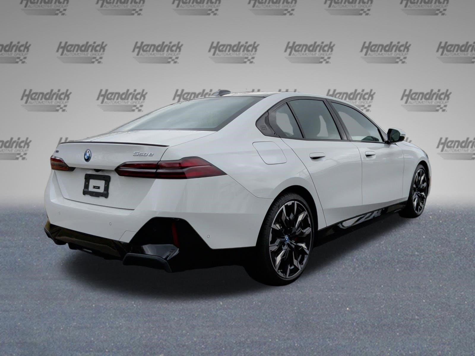 2025 BMW 550e 550e xDrive photo 5