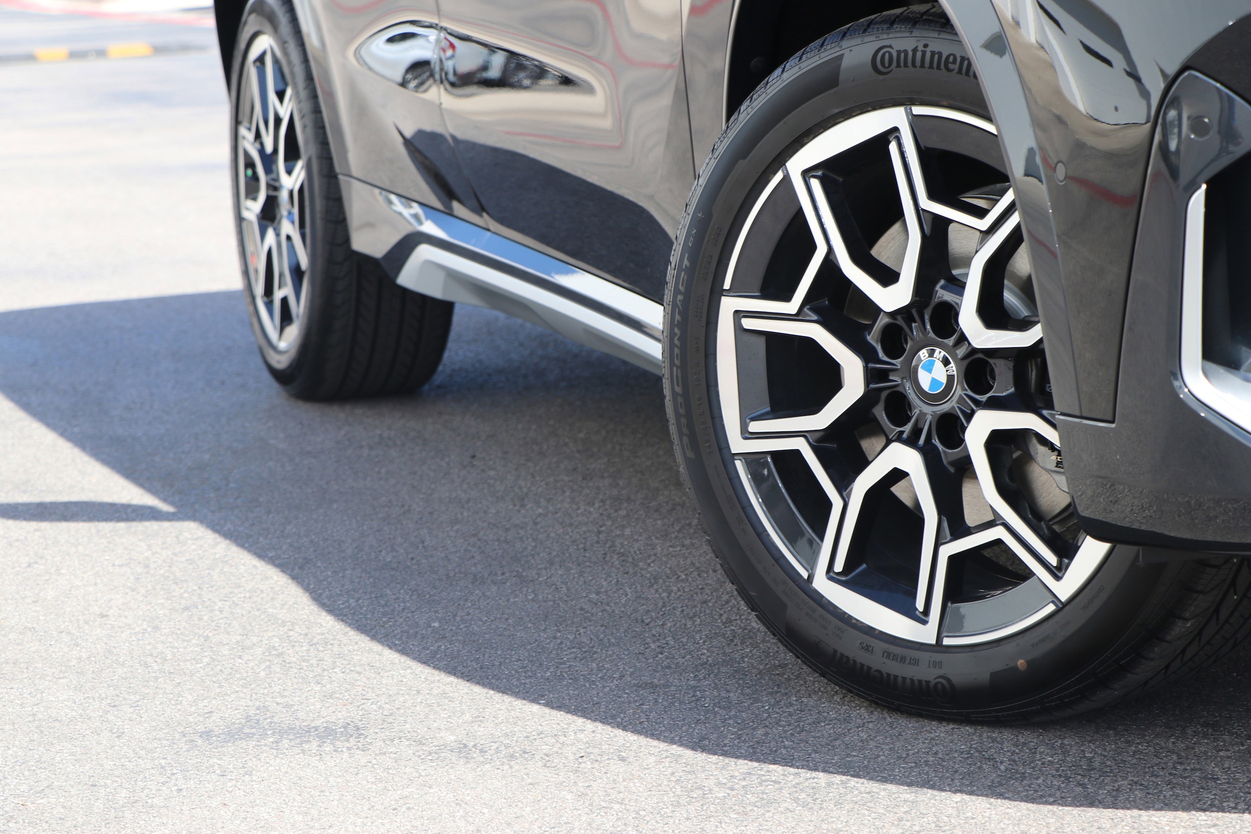 2025 BMW X1 xDrive28i photo 2