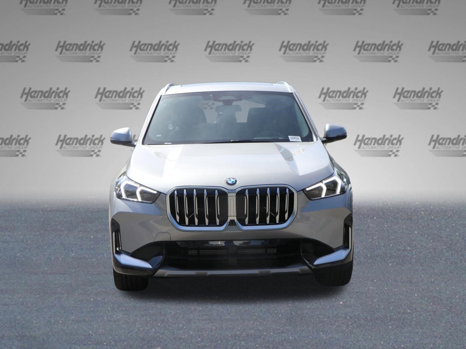2025 BMW X1 xDrive28i photo 3