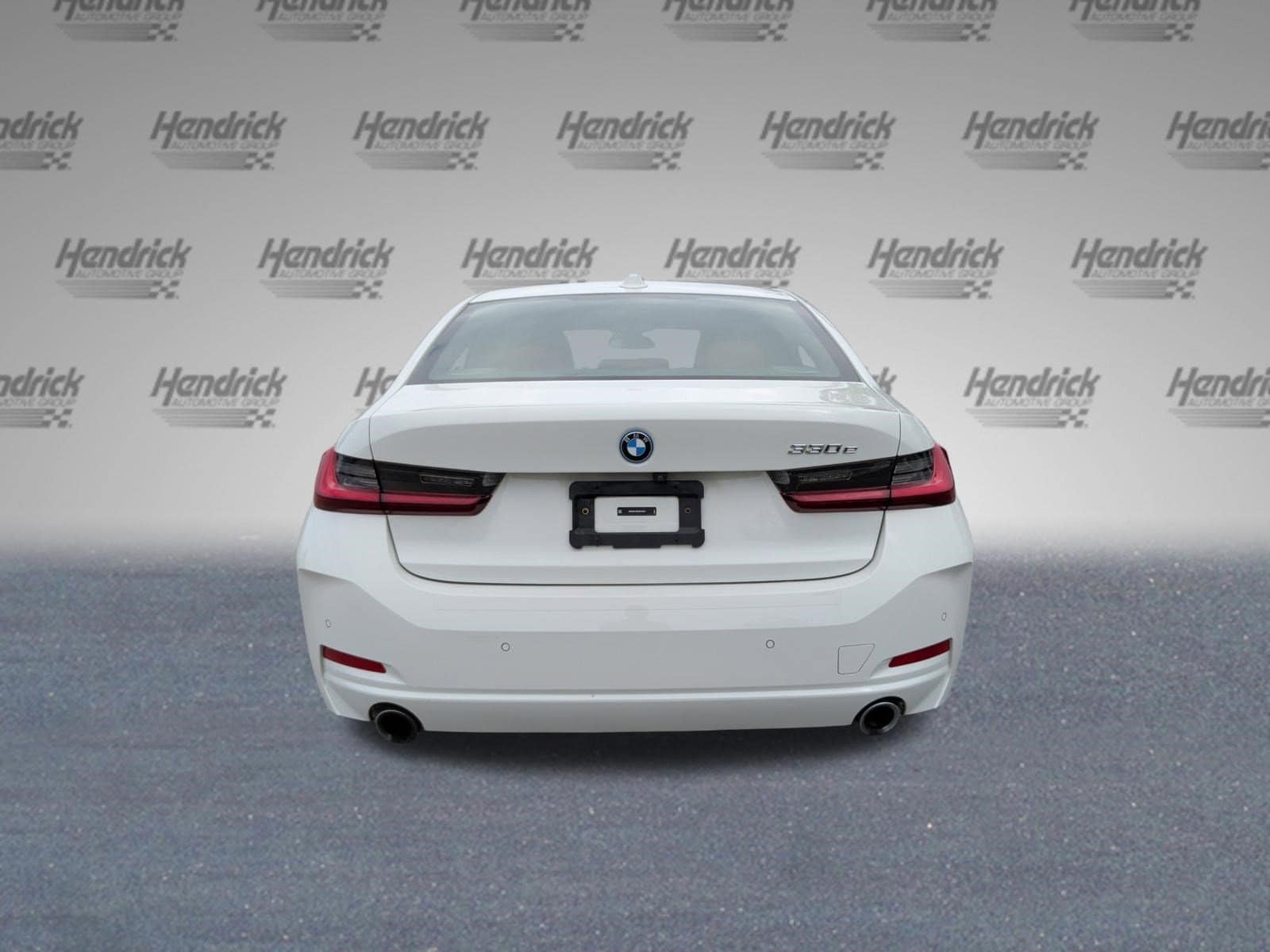 2023 BMW 330e 330e photo 3