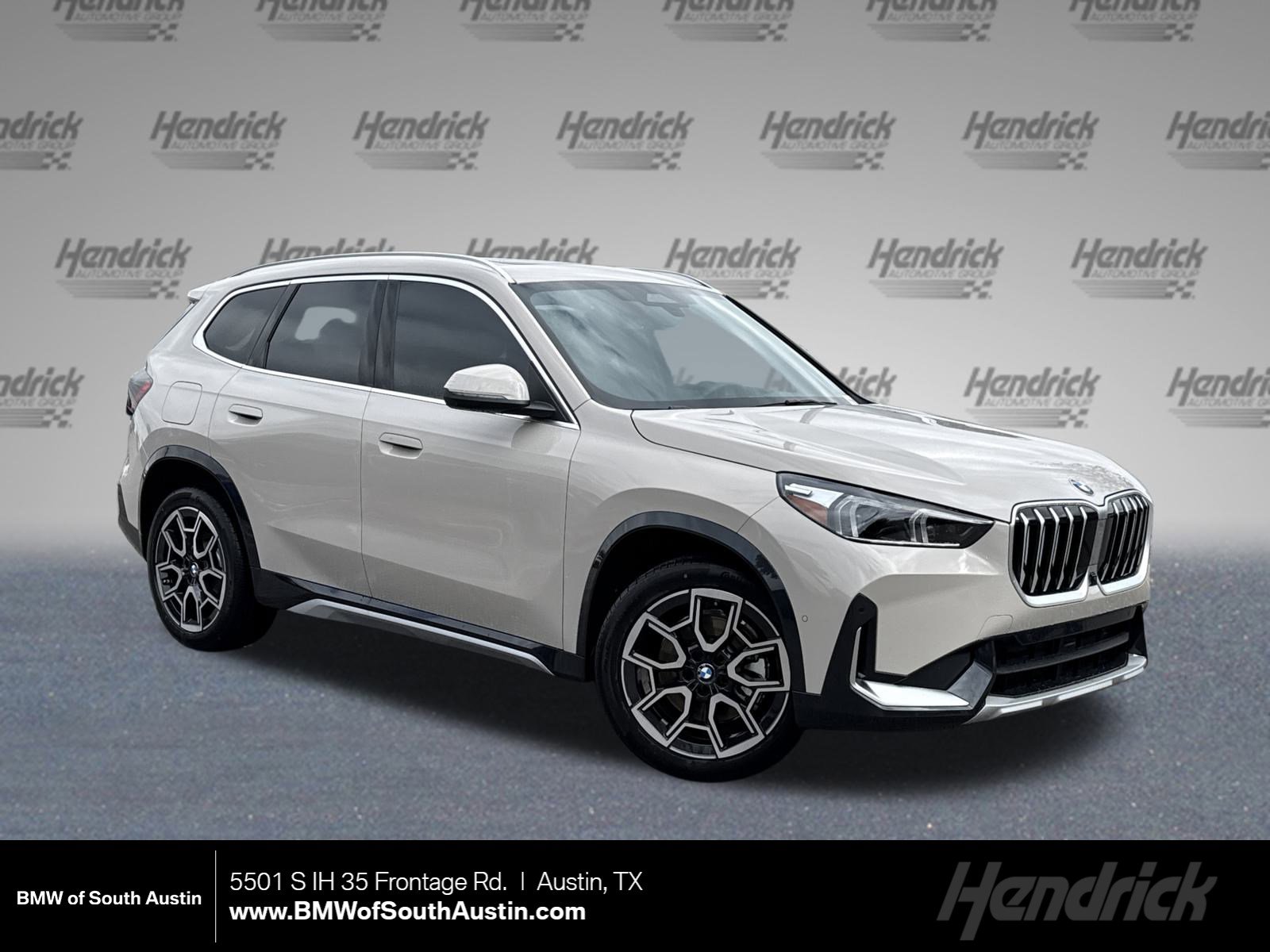2026 BMW X1 28i's photo