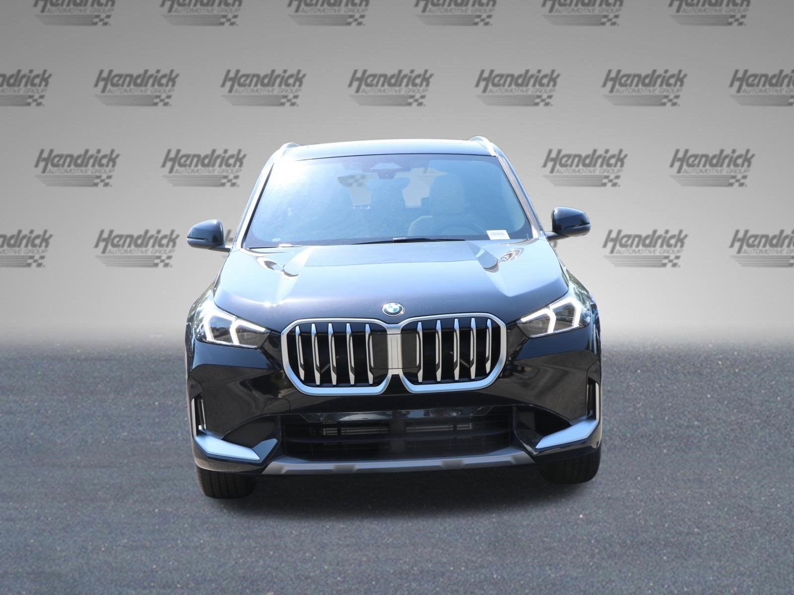 2025 BMW X1 xDrive28i photo 3