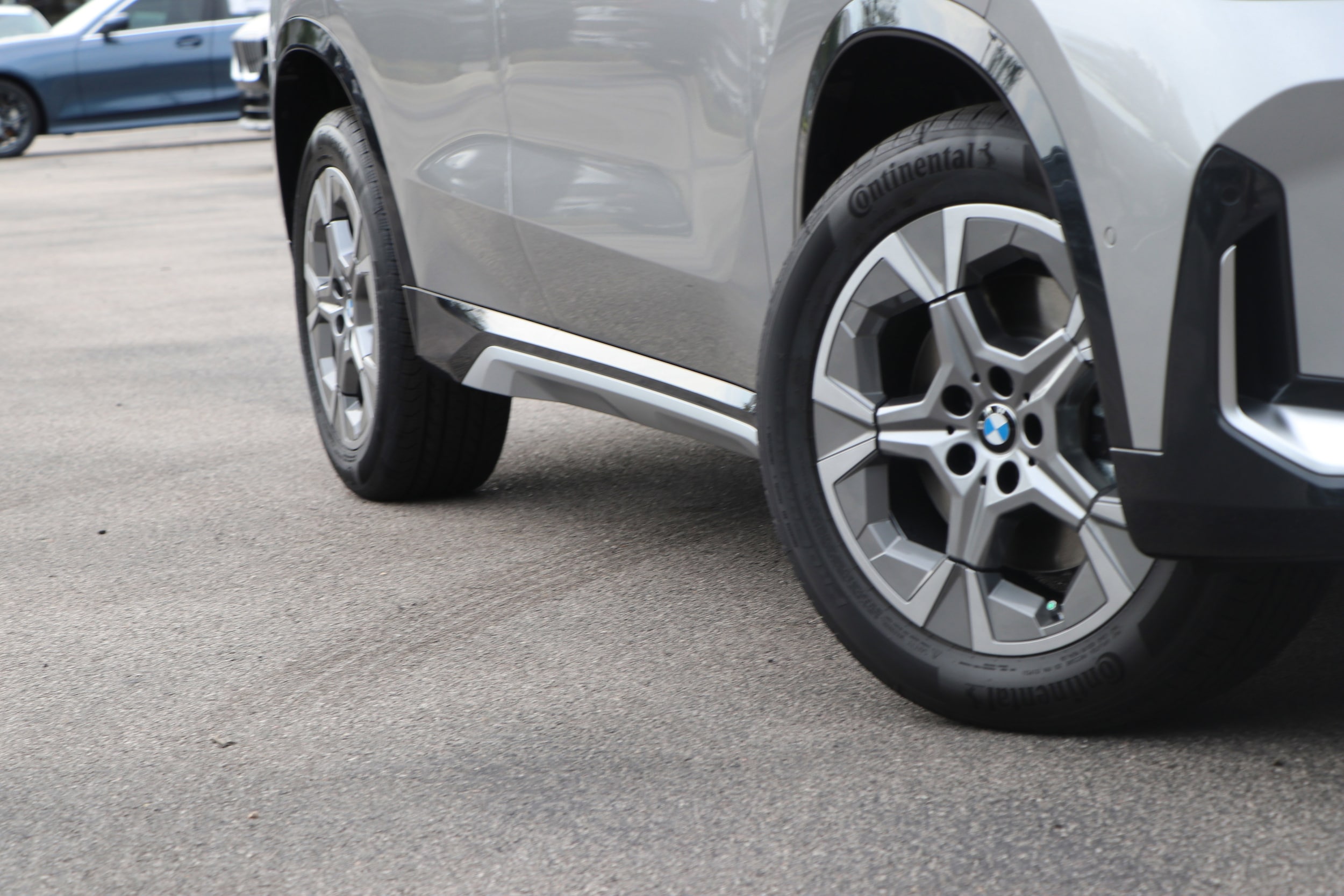 2025 BMW X1 xDrive28i photo 2