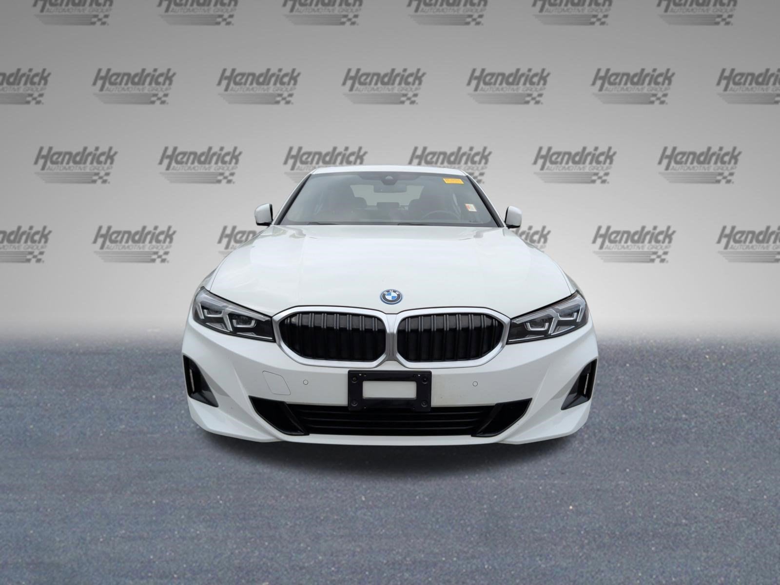 2023 BMW 330e 330e photo 4