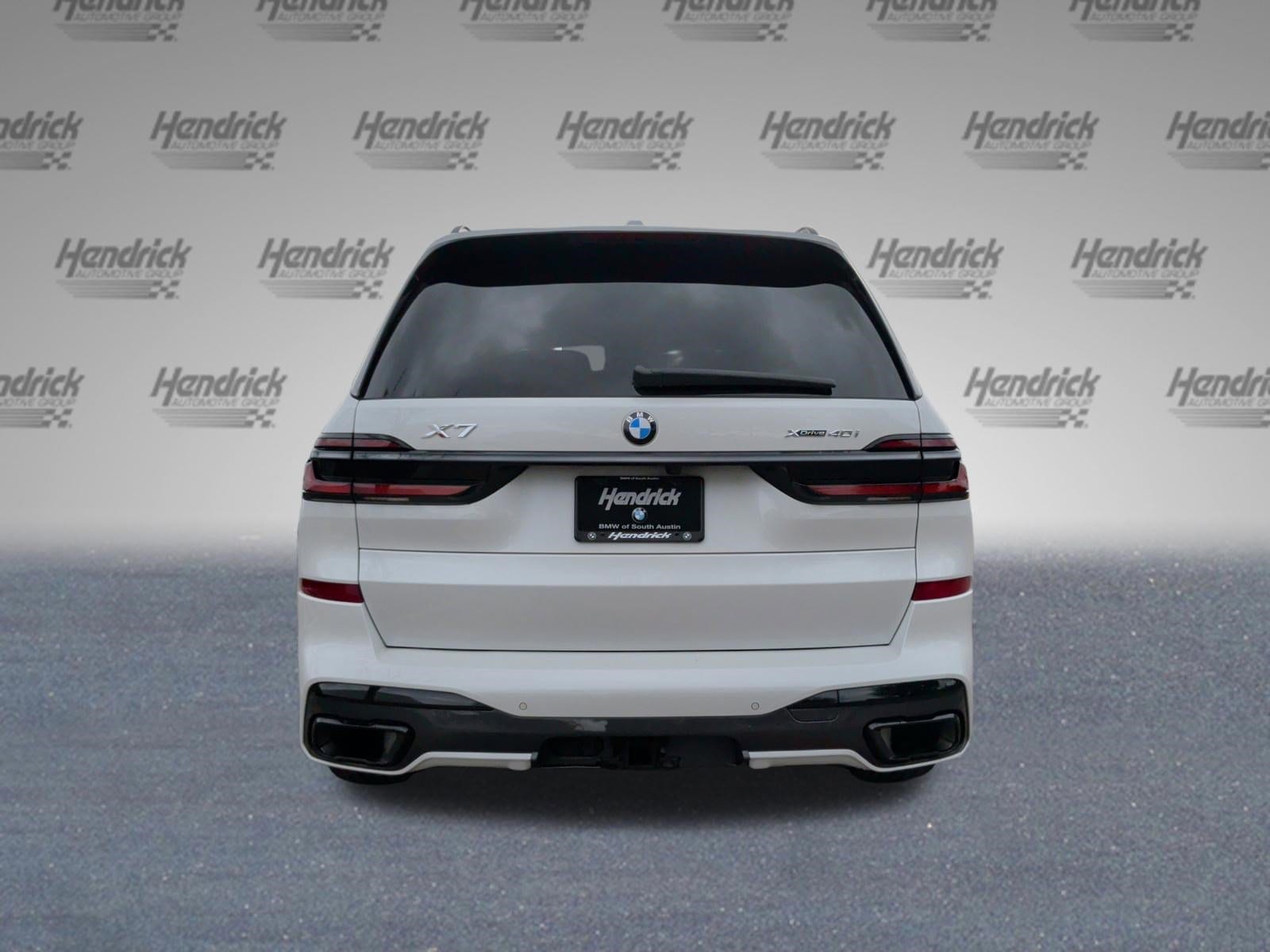 2024 BMW X7 xDrive40i photo 3