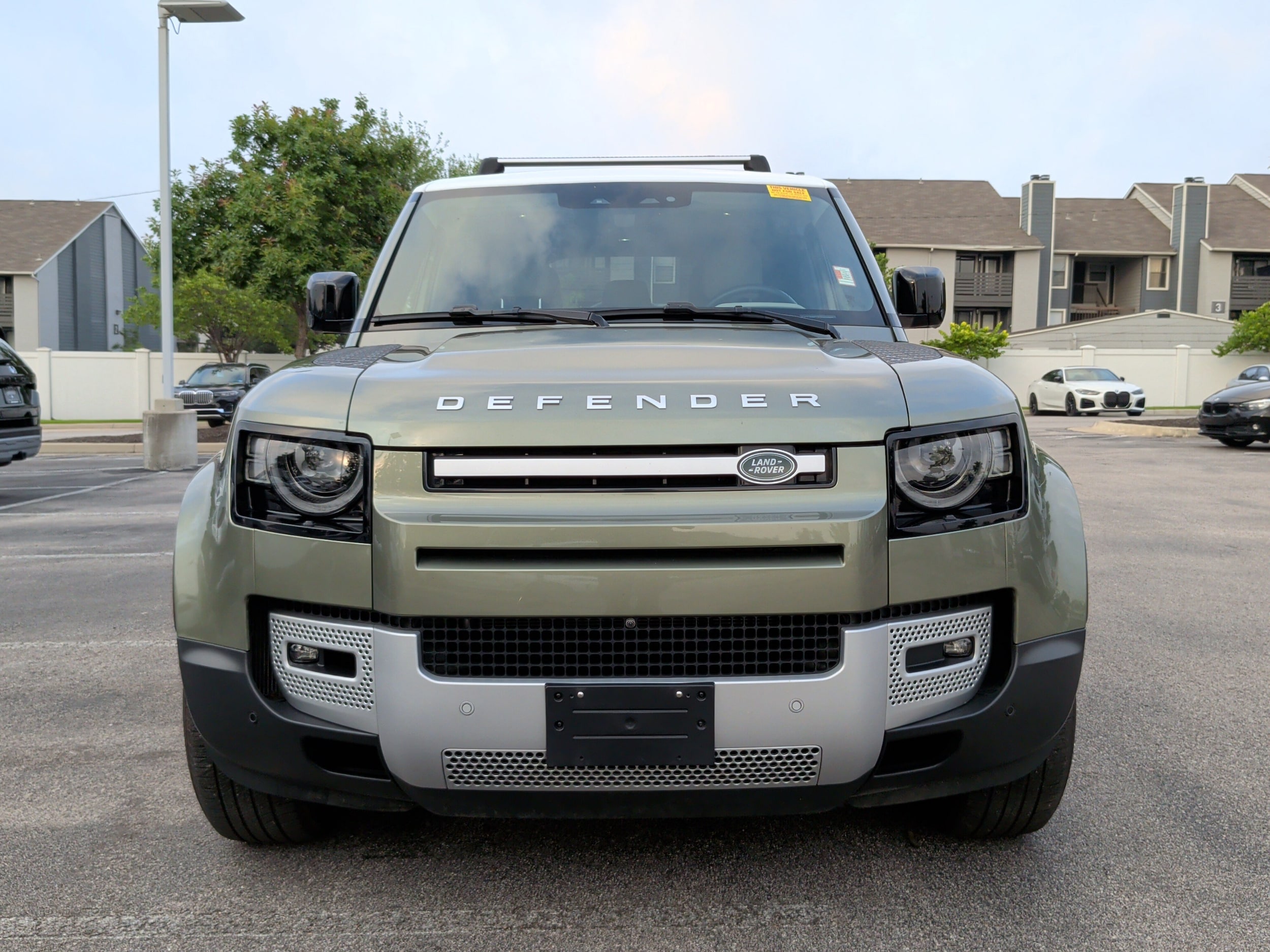 Land Rover Defender 110 S
