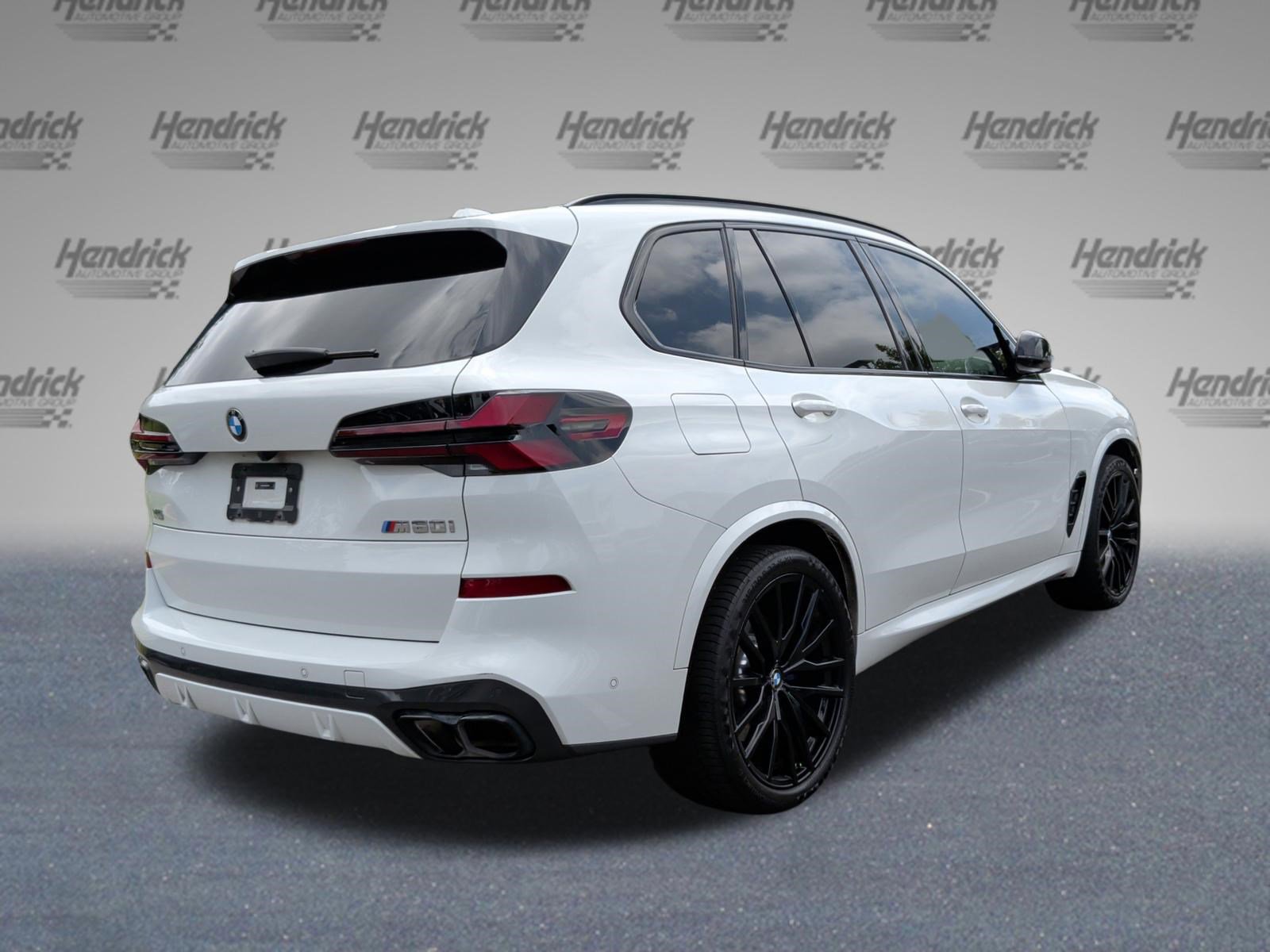 BMW X5 M60i