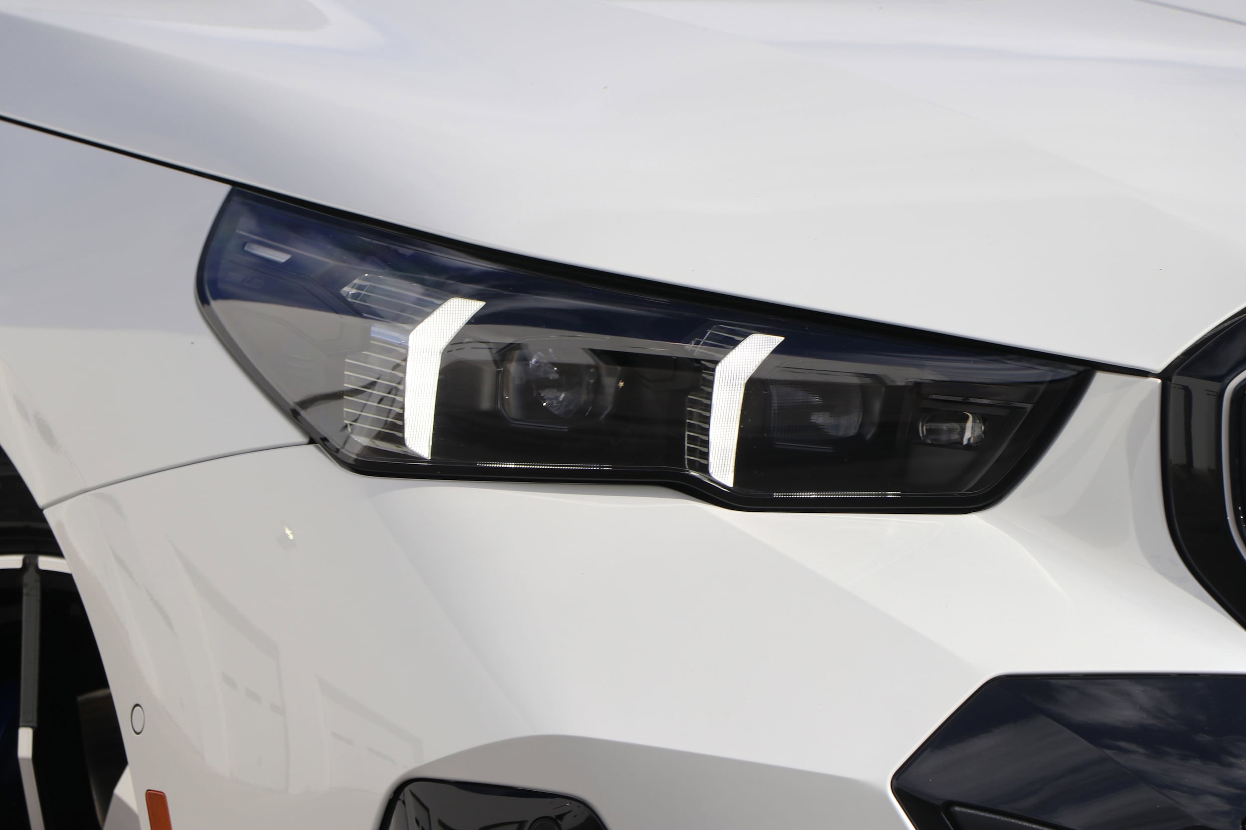 2026 BMW 550e 550e xDrive photo 4
