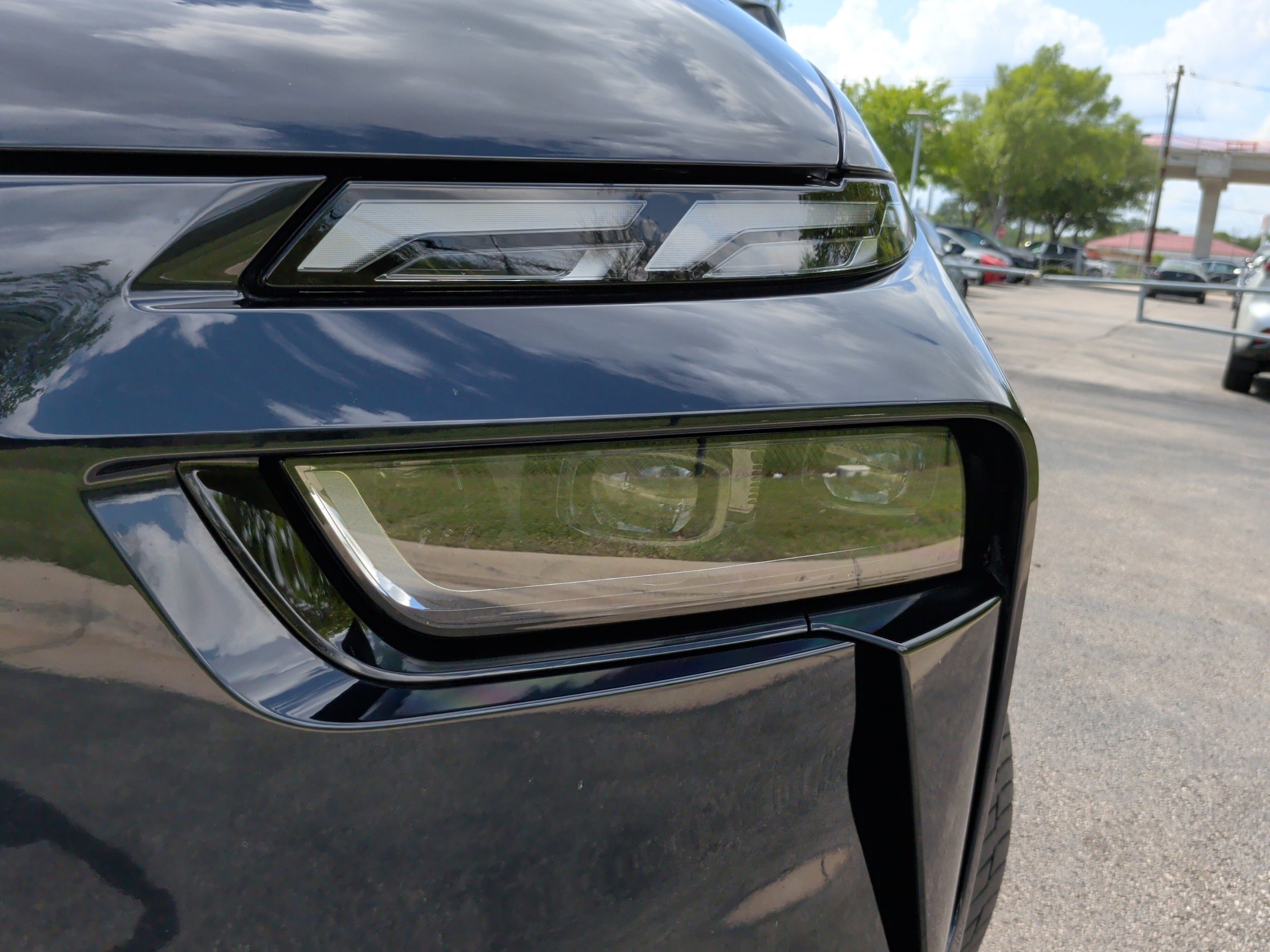 2024 BMW X7 M60i photo 2