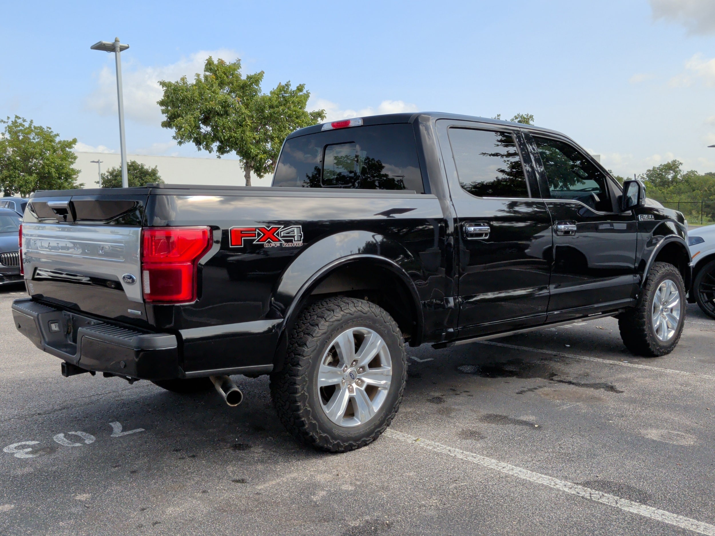 Ford F-150 Platinum 4WD SuperCrew