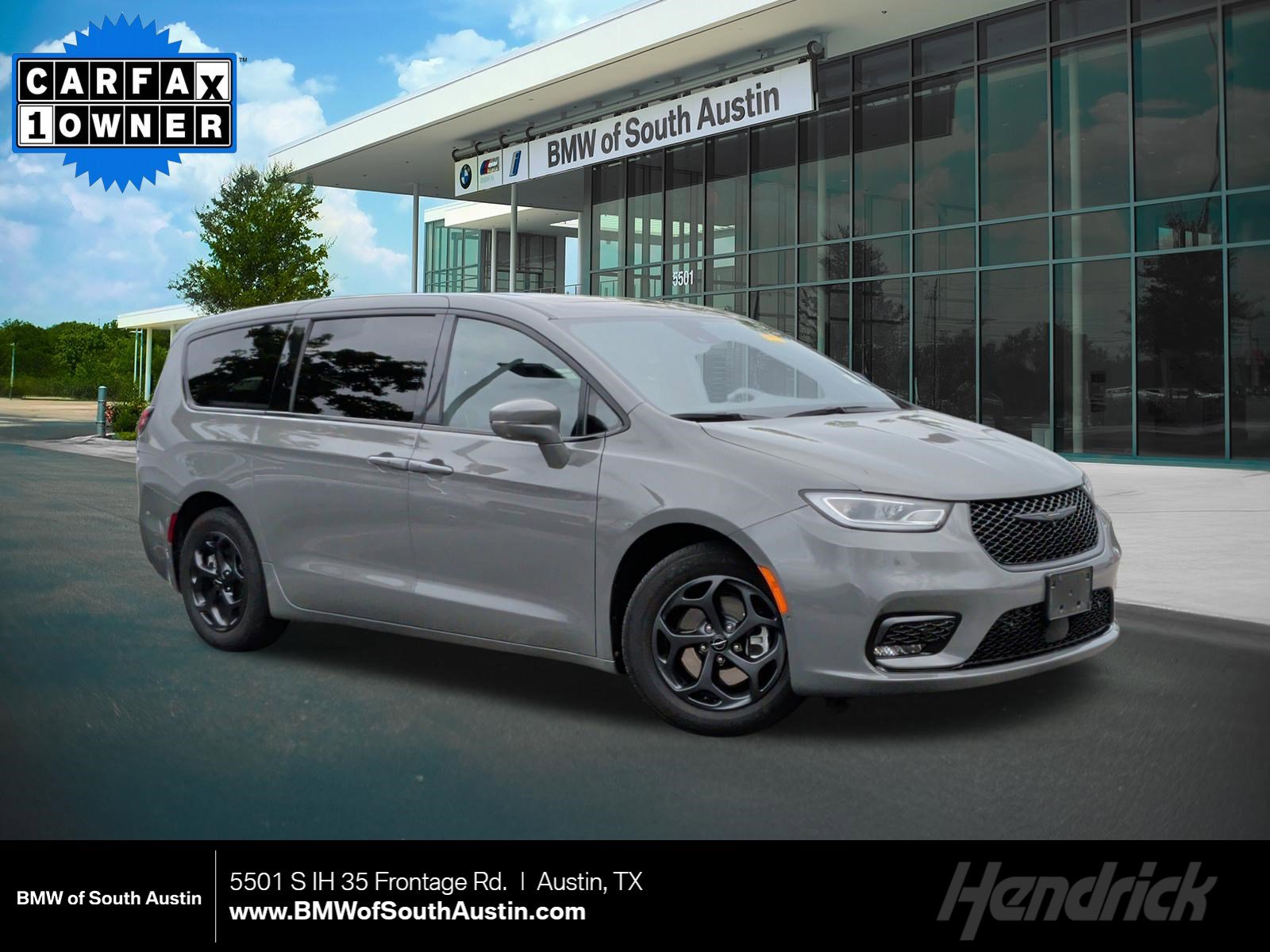 2022 Chrysler Pacifica Hybrid Limited Hybrid's photo