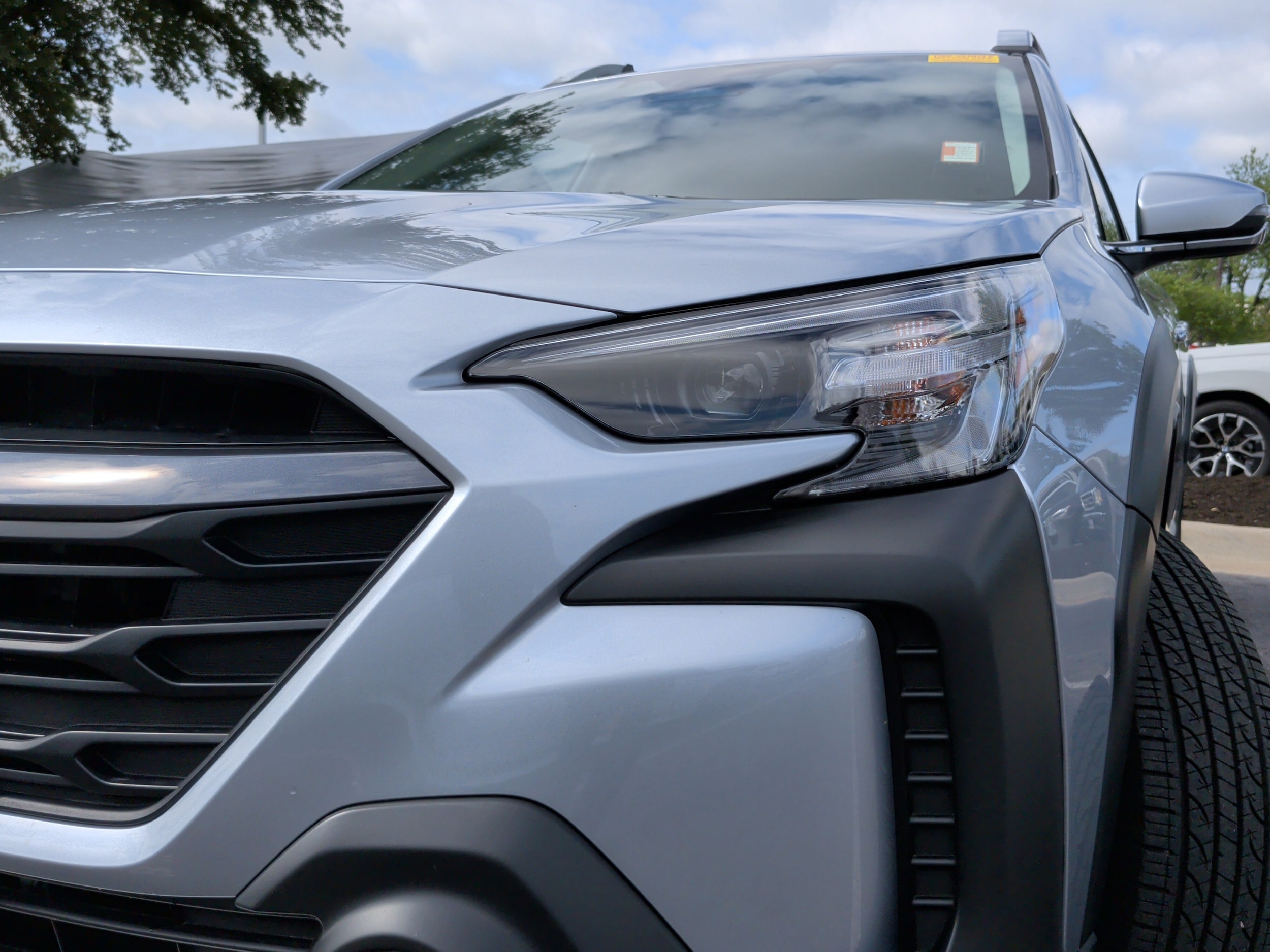 2025 Subaru Outback Touring XT photo 2