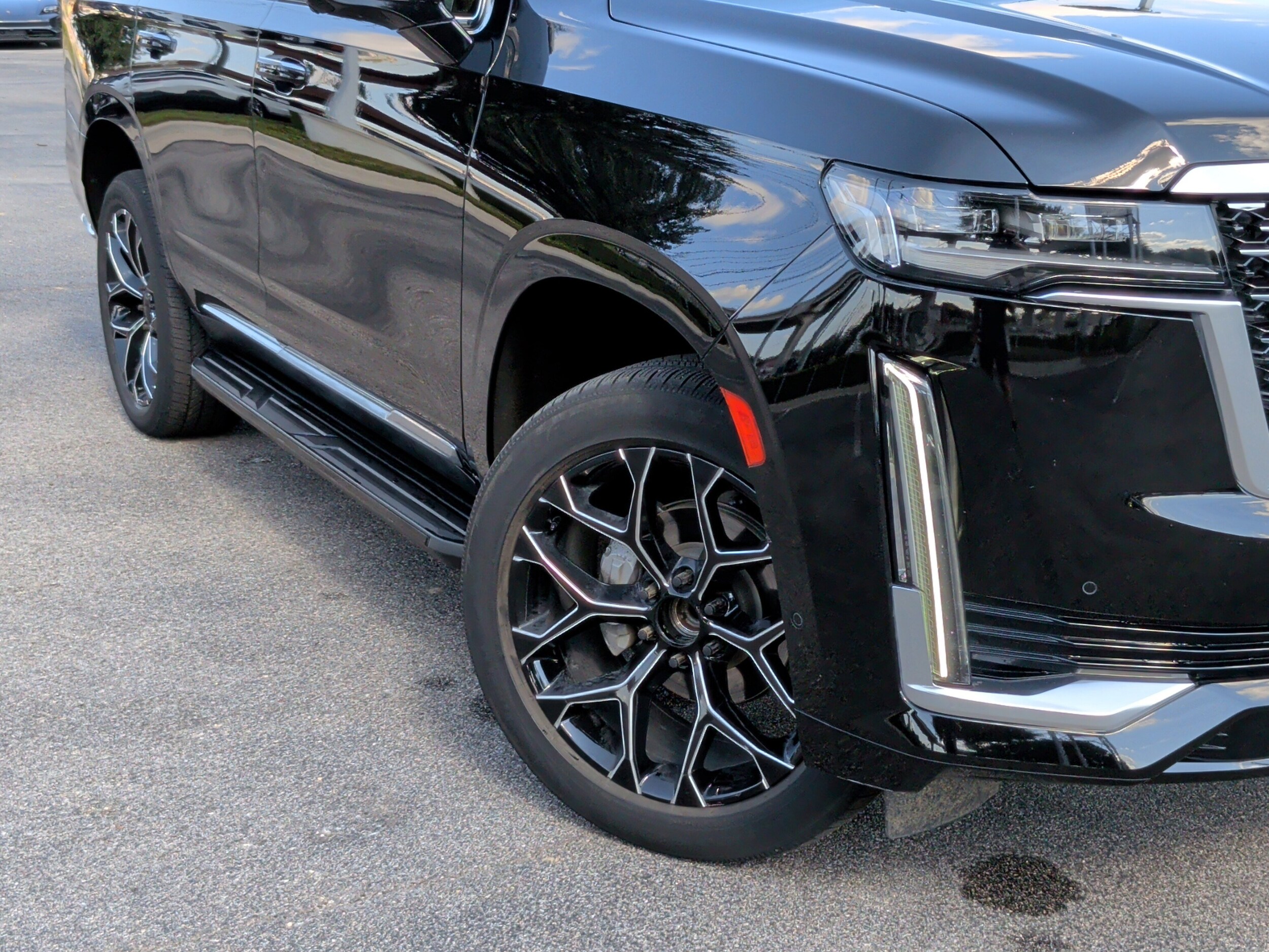 2023 Cadillac Escalade Premium Luxury photo 3