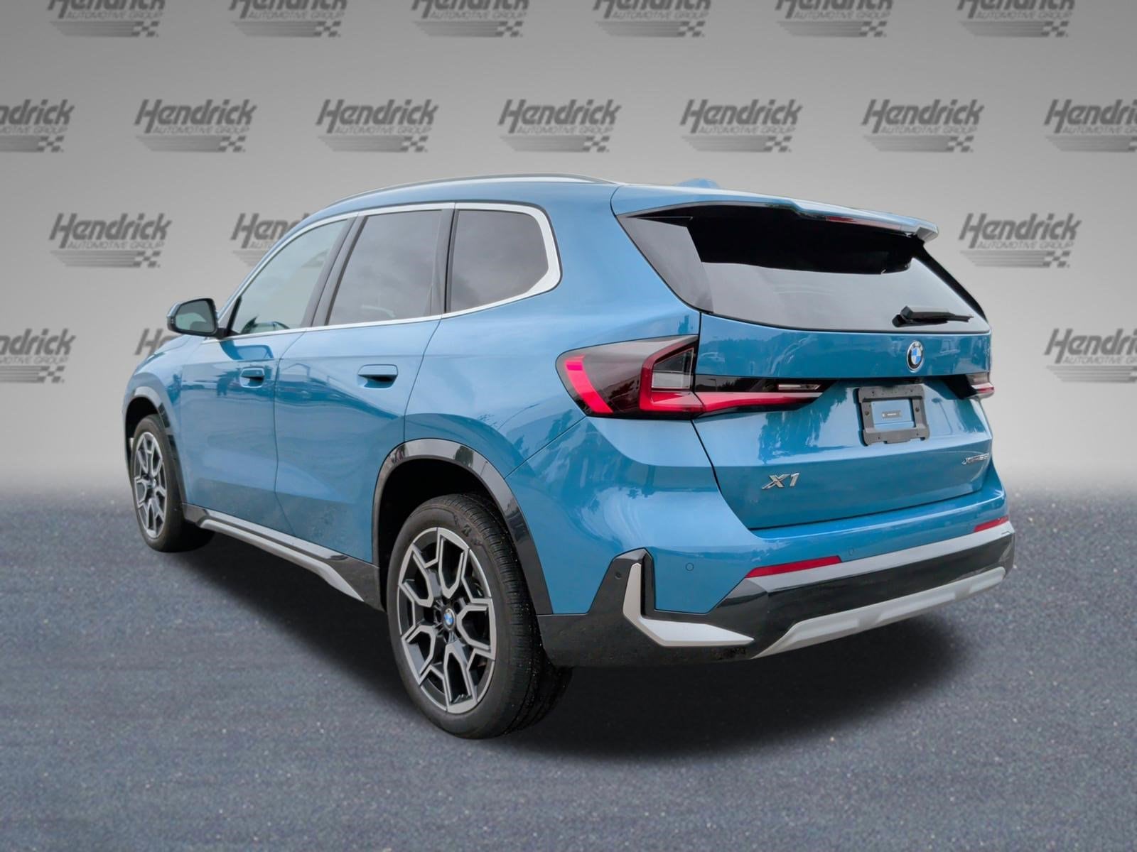 2025 BMW X1 xDrive28i photo 3