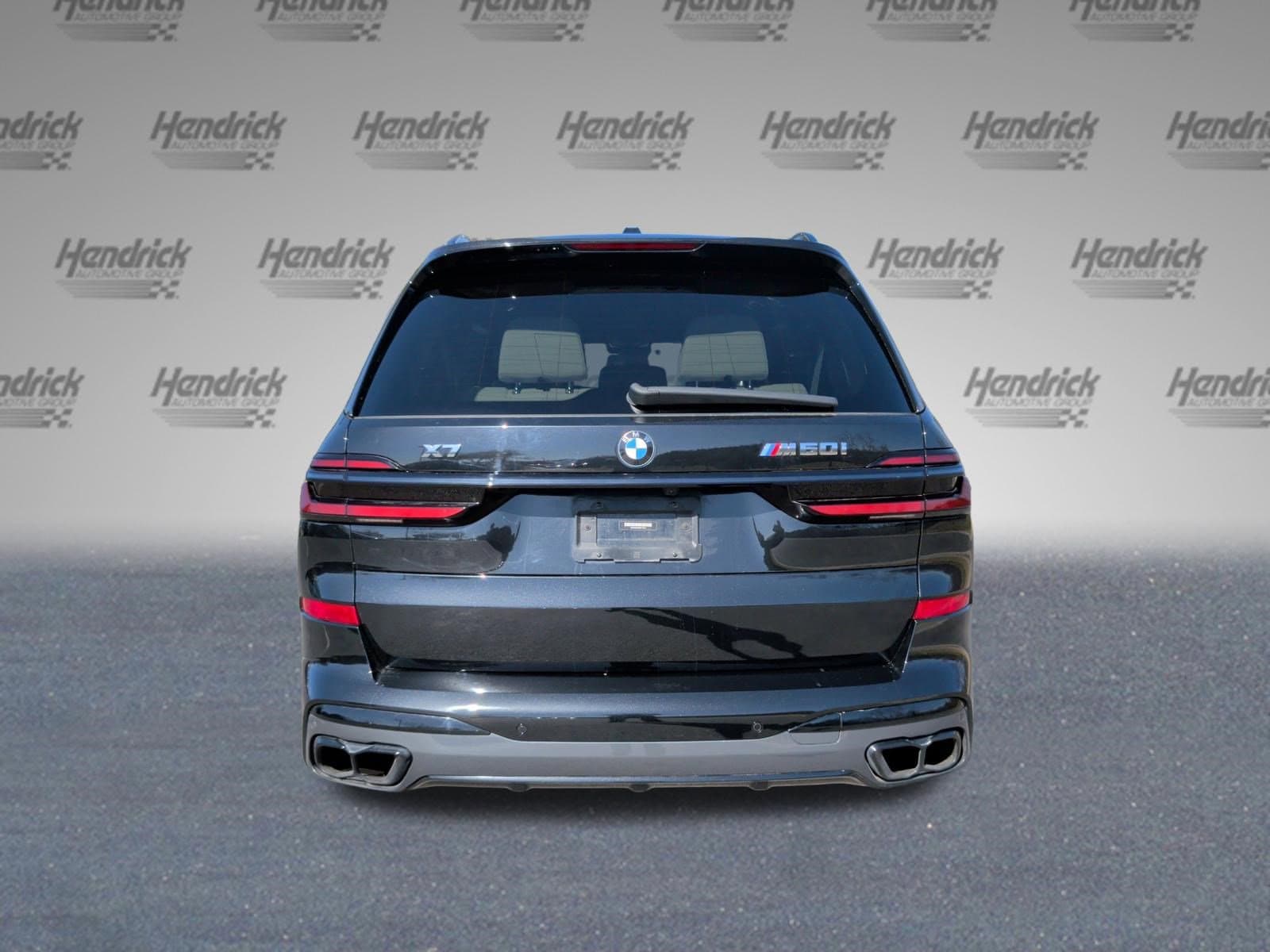 2024 BMW X7 M60i photo 3