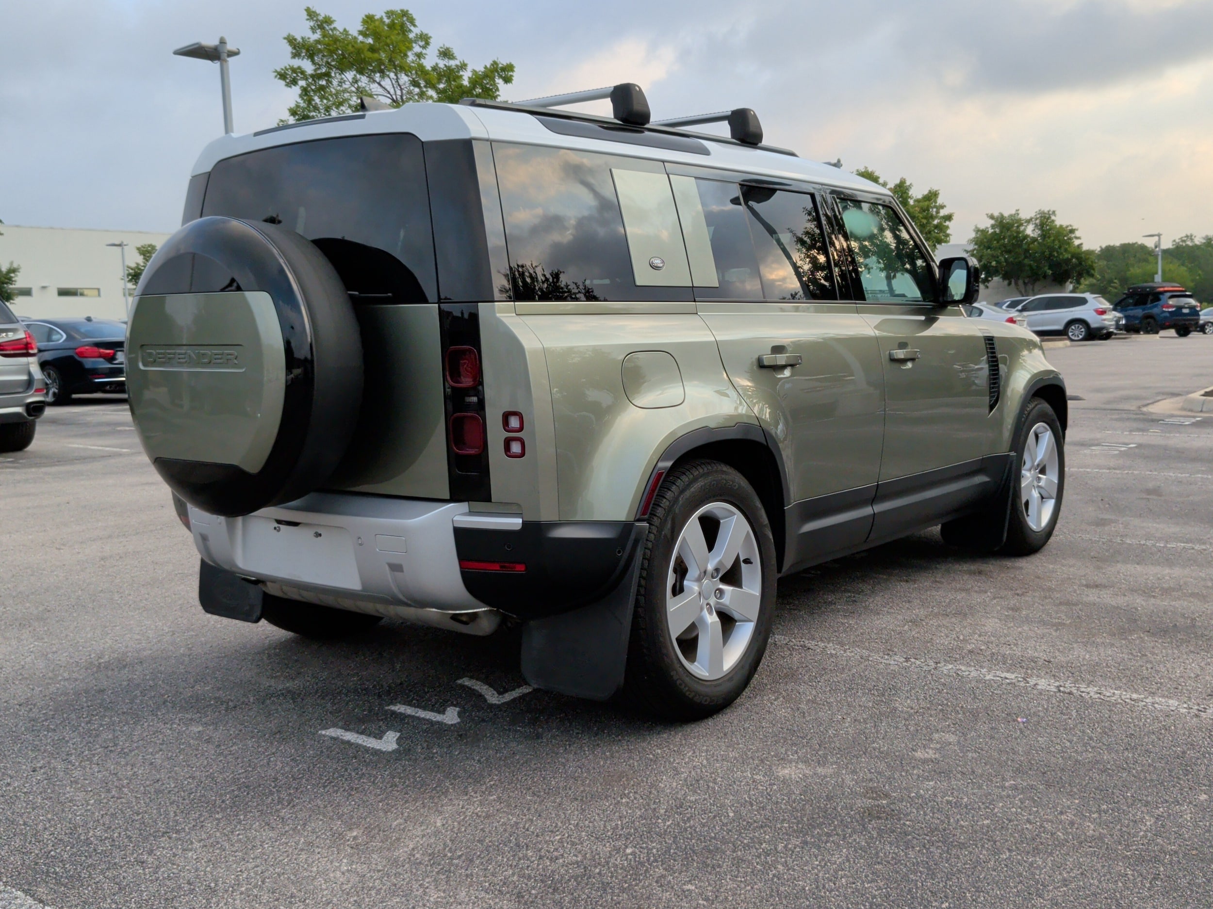 Land Rover Defender 110 S
