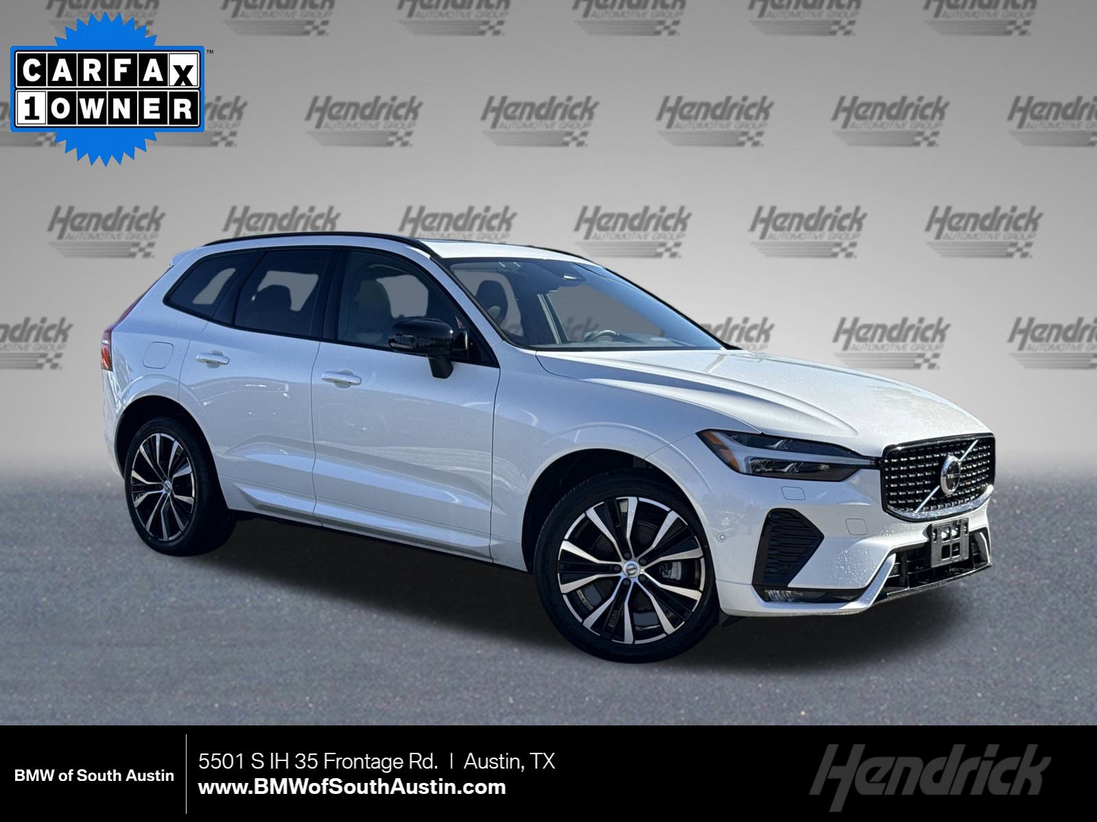 2025 Volvo XC60 Plus's photo