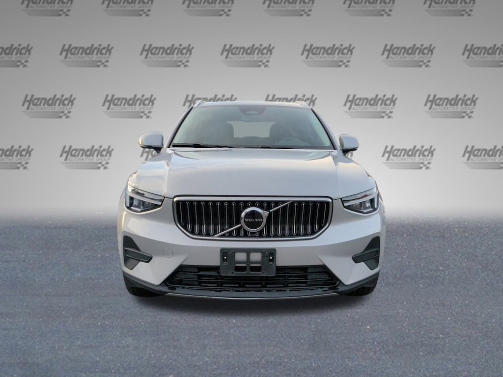 Used 2025 Volvo XC40 Core Bright Theme SUV