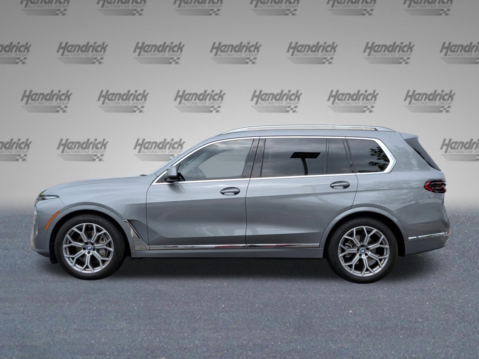 2024 BMW X7 xDrive40i photo 3