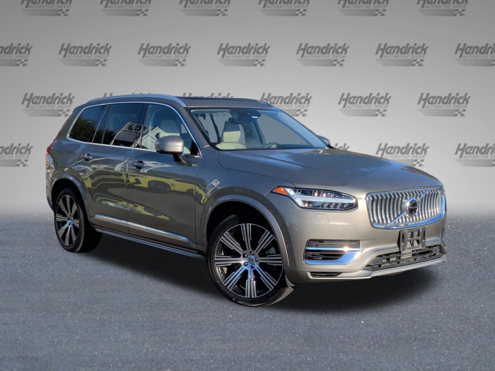 2022 Volvo XC90 Recharge Inscription T8 photo 2