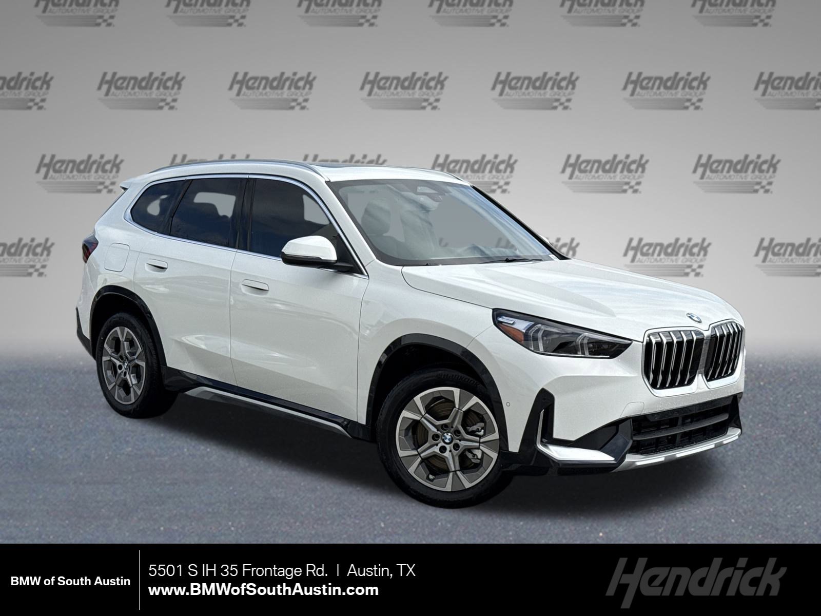 2026 BMW X1 28i's photo