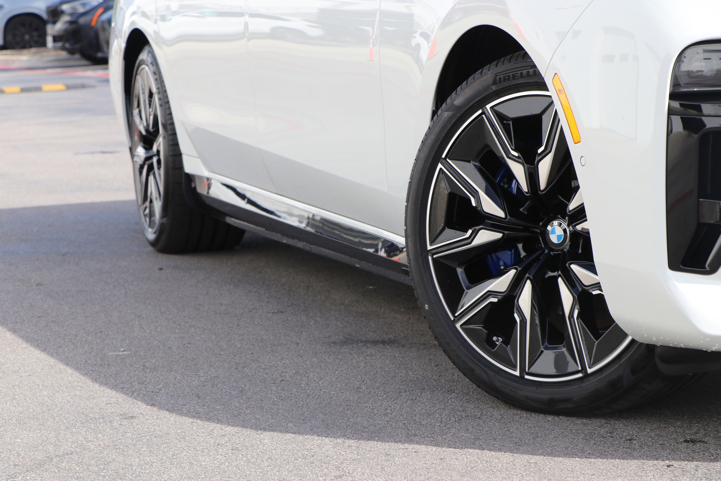 2025 BMW i7 M70 photo 2