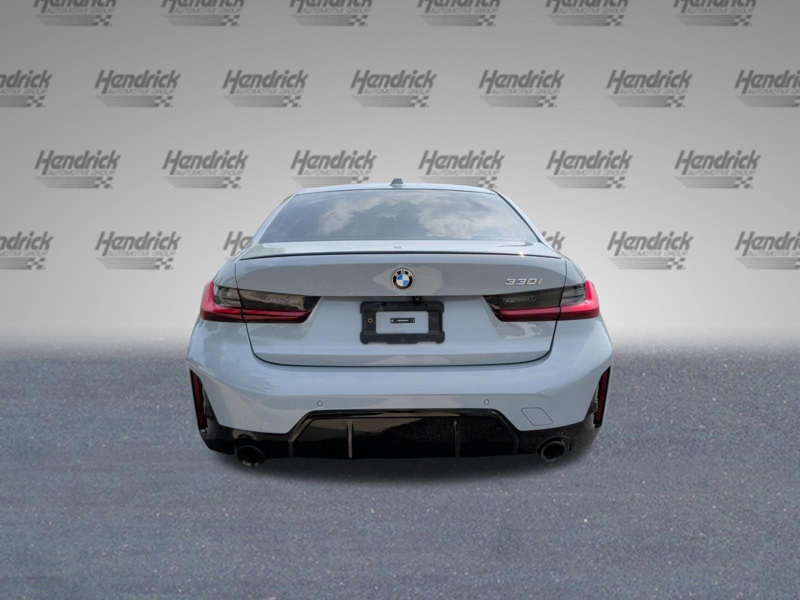 2025 BMW 330i 330i photo 3