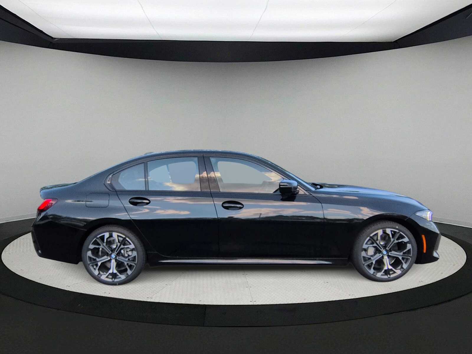 Thumbnail: 2026 BMW 3 Series - 9