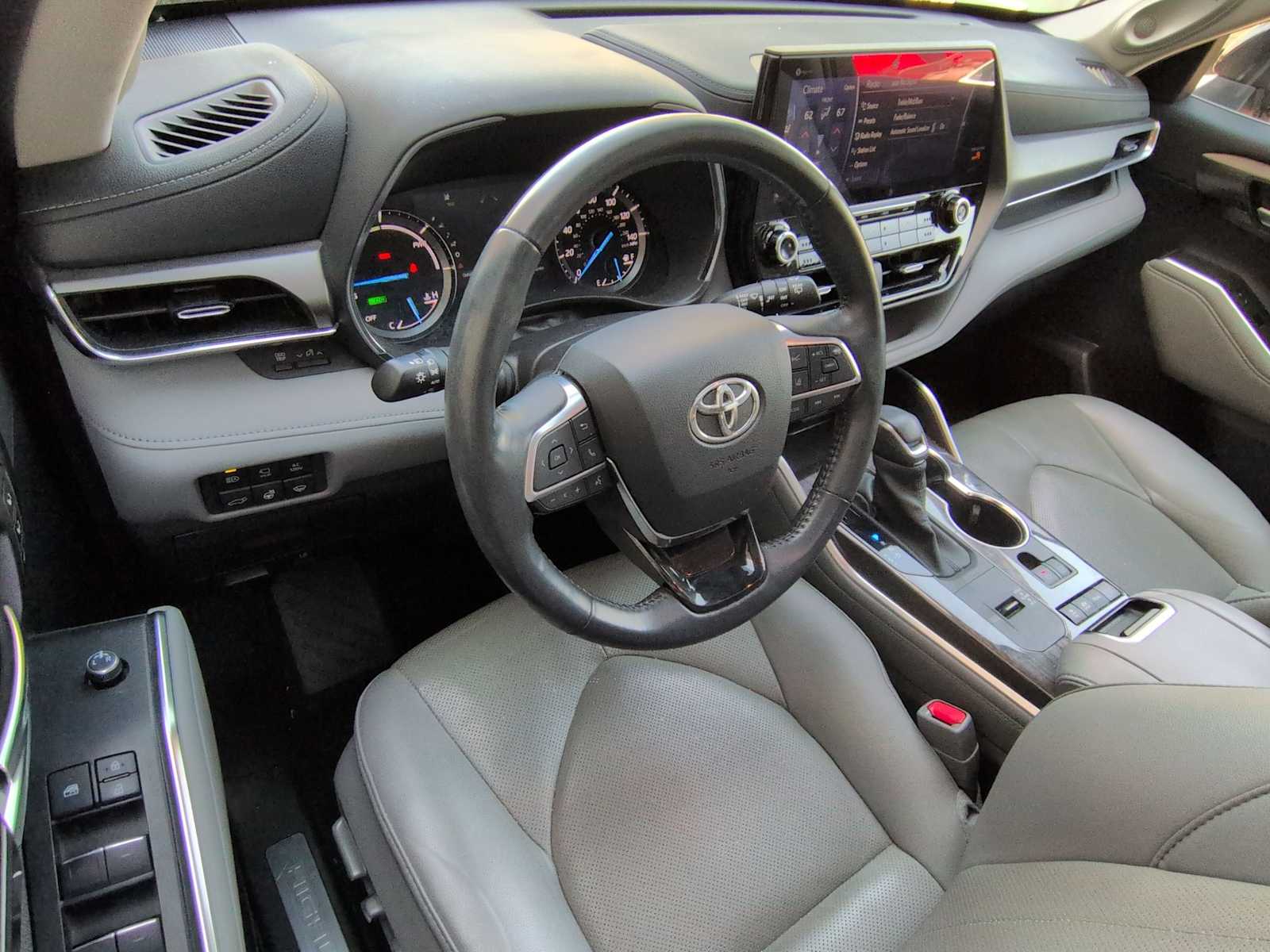 Thumbnail: 2021 Toyota Highlander - 10