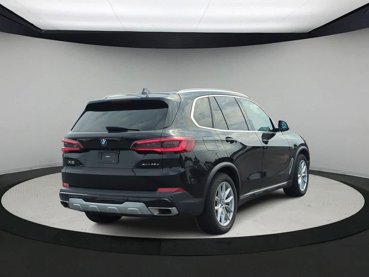 Thumbnail: 2023 BMW X5 - 8