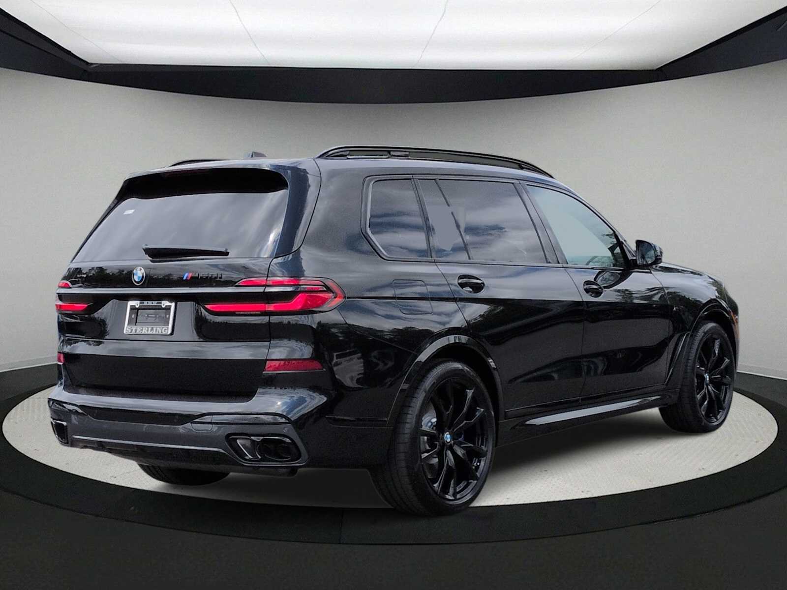Thumbnail: 2027 BMW X7 - 8