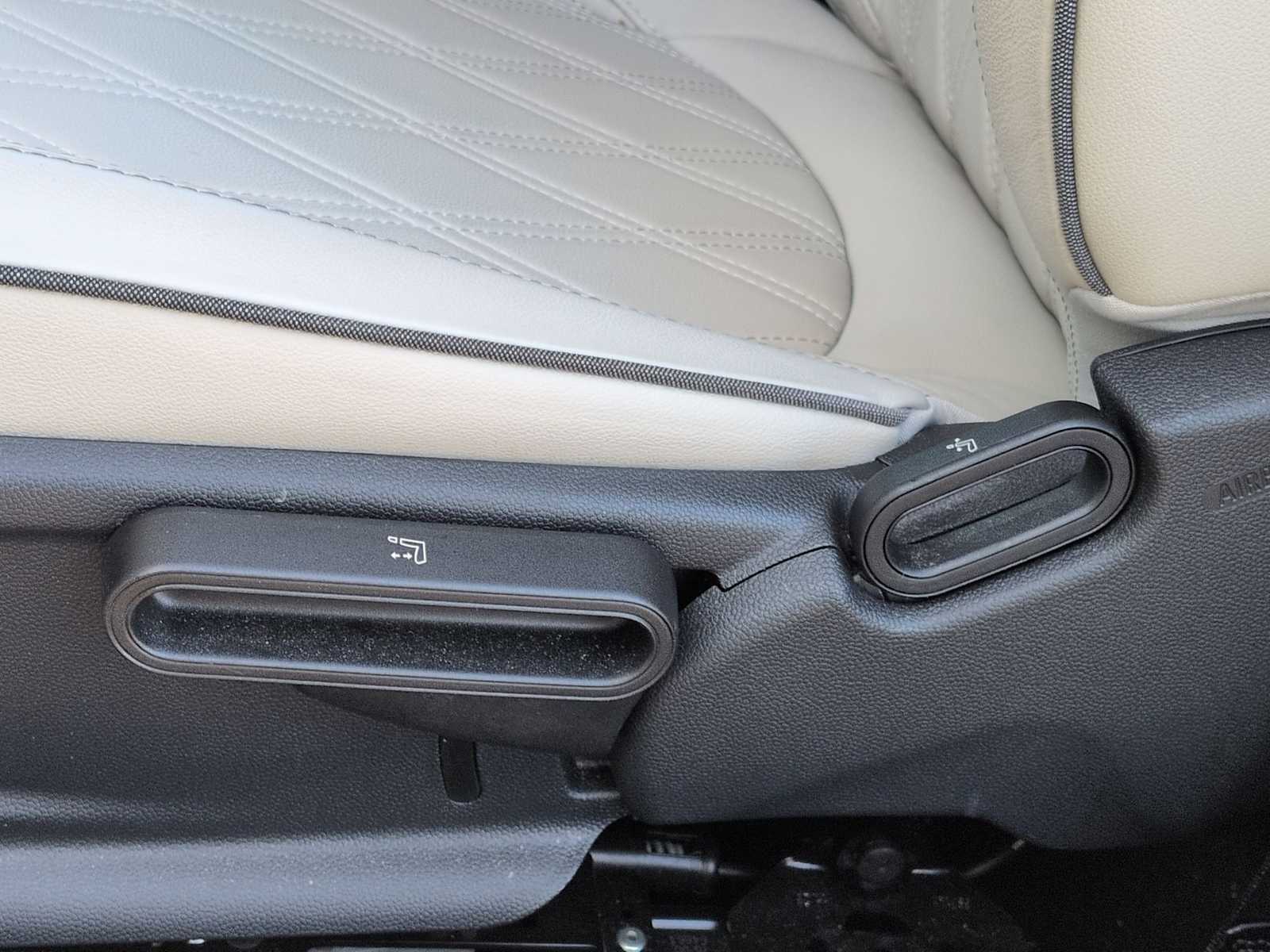 Thumbnail: 2024 MINI Cooper Hardtop - 18