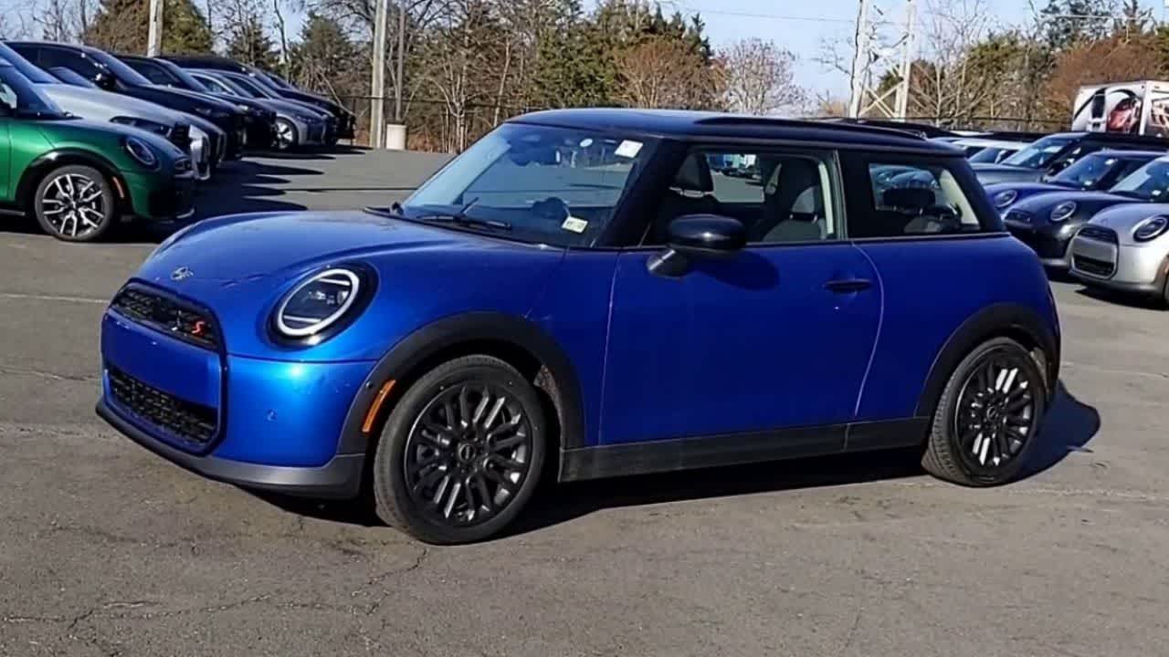 Thumbnail: 2025 MINI Cooper Hardtop - 4