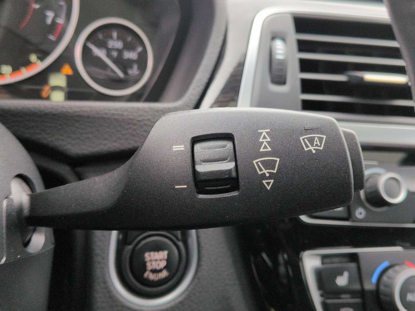 Thumbnail: 2017 BMW 3 Series - 27