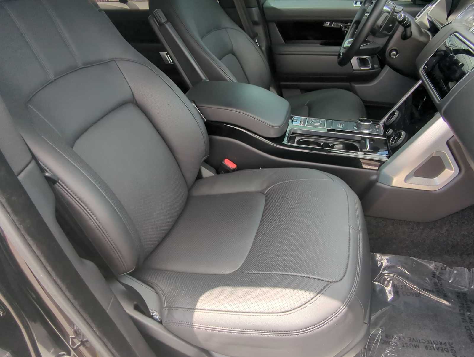 Thumbnail: 2021 Land Rover Range Rover - 22