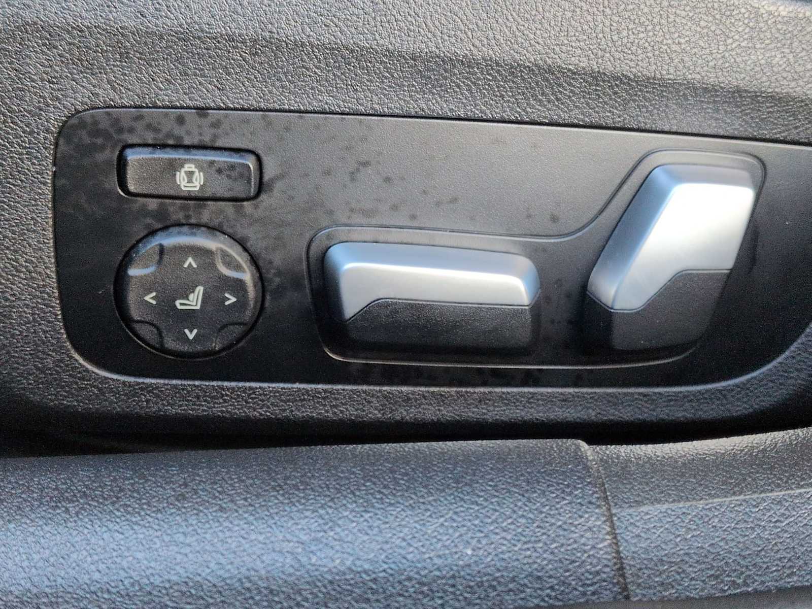 Thumbnail: 2023 BMW M8 - 18