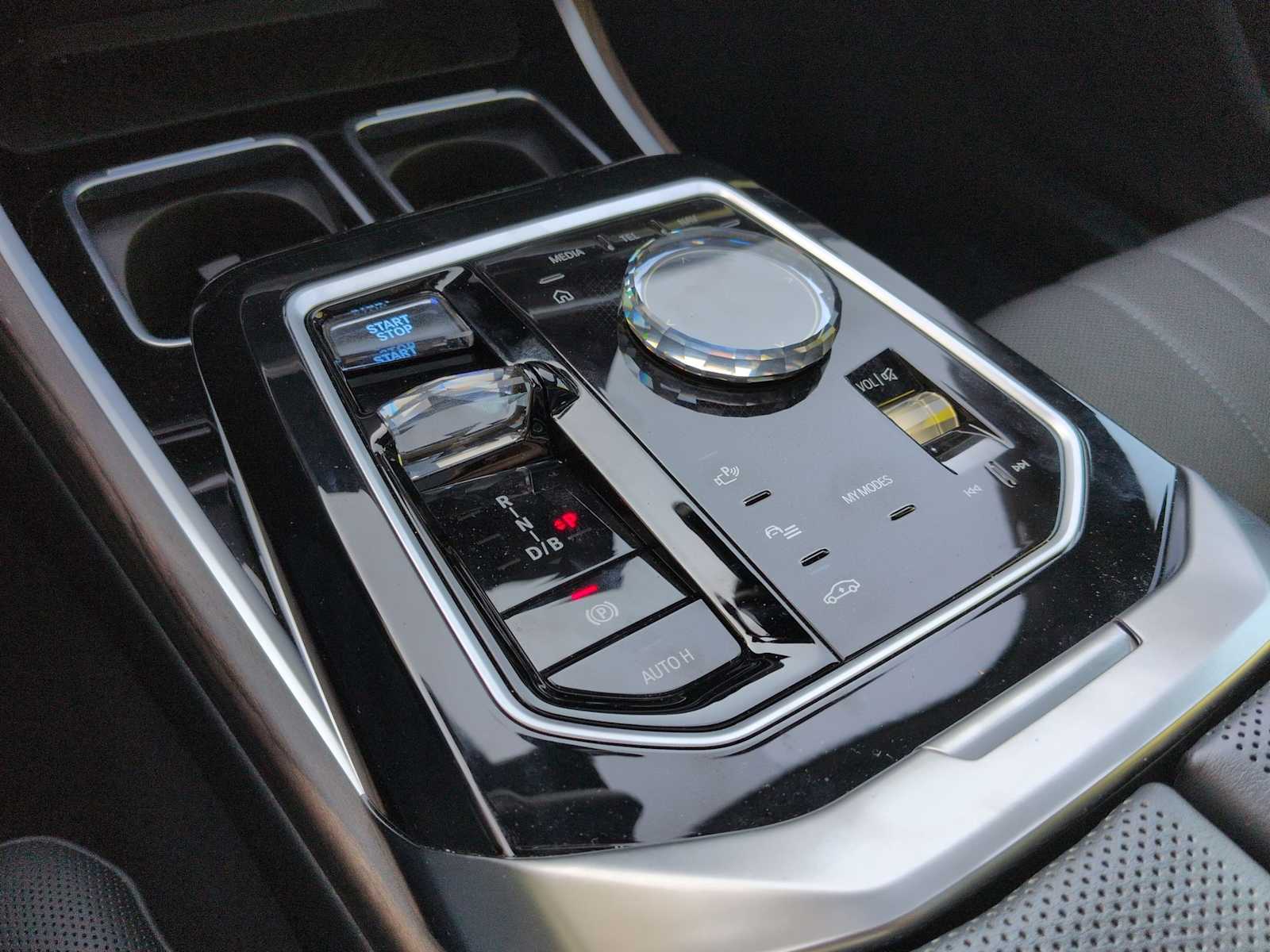 Thumbnail: 2024 BMW i7 - 34