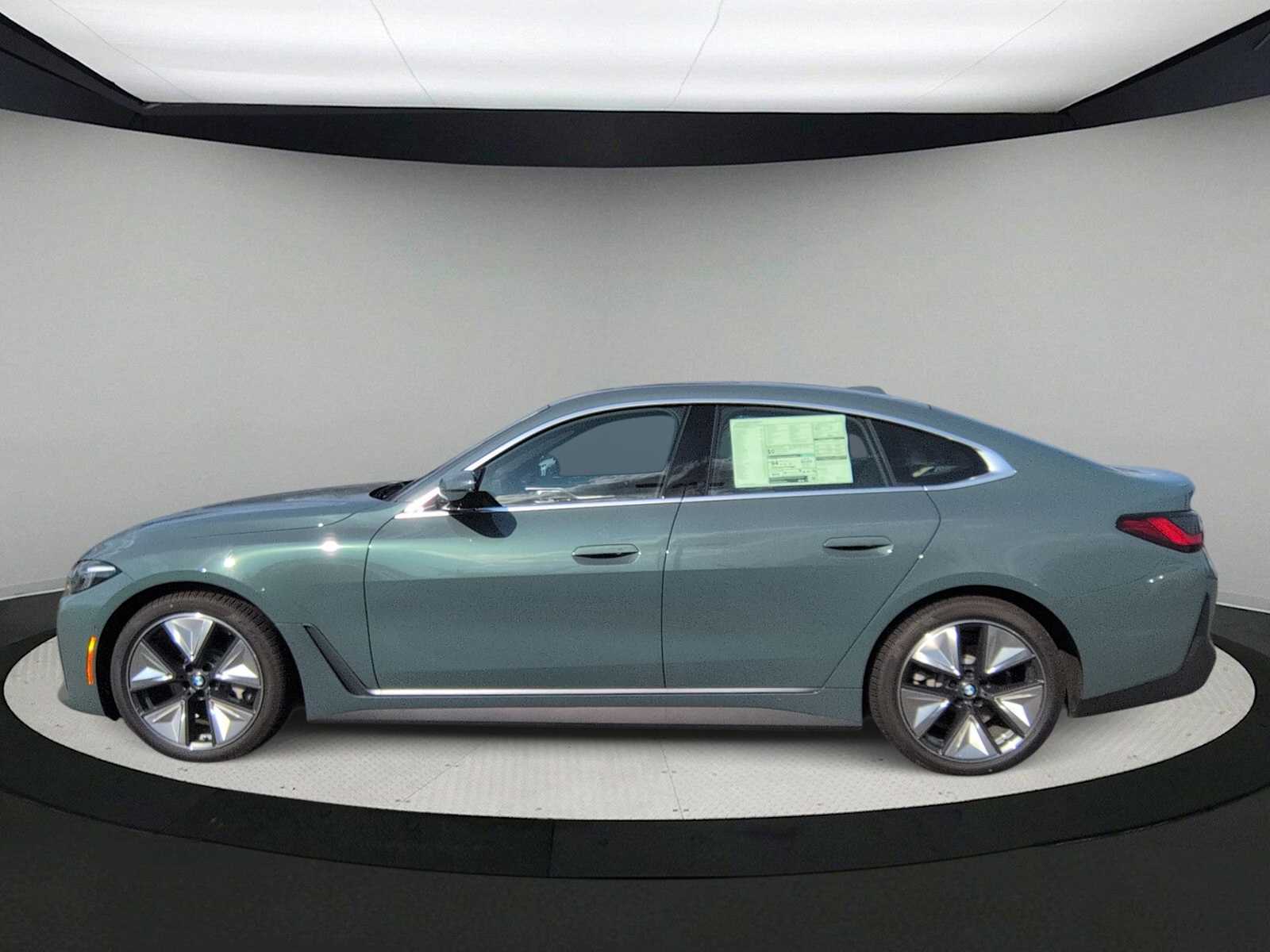 Thumbnail: 2026 BMW i4 - 5