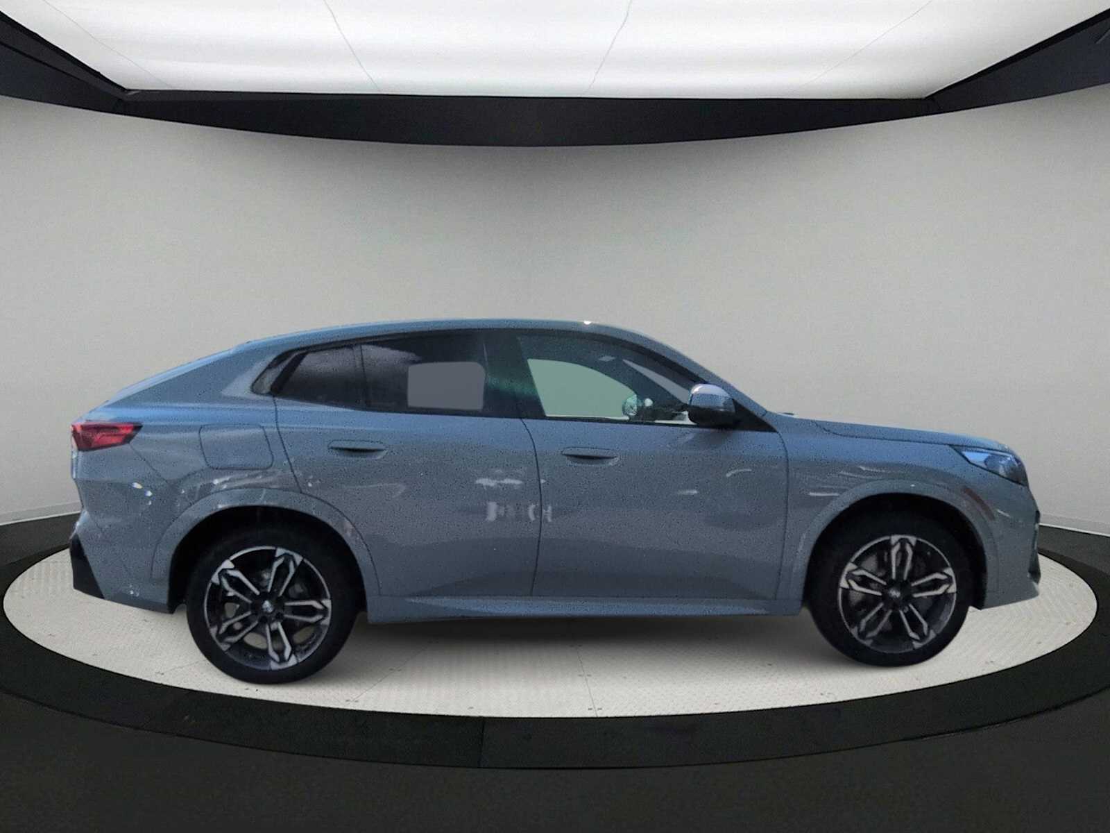 Thumbnail: 2026 BMW X2 - 9