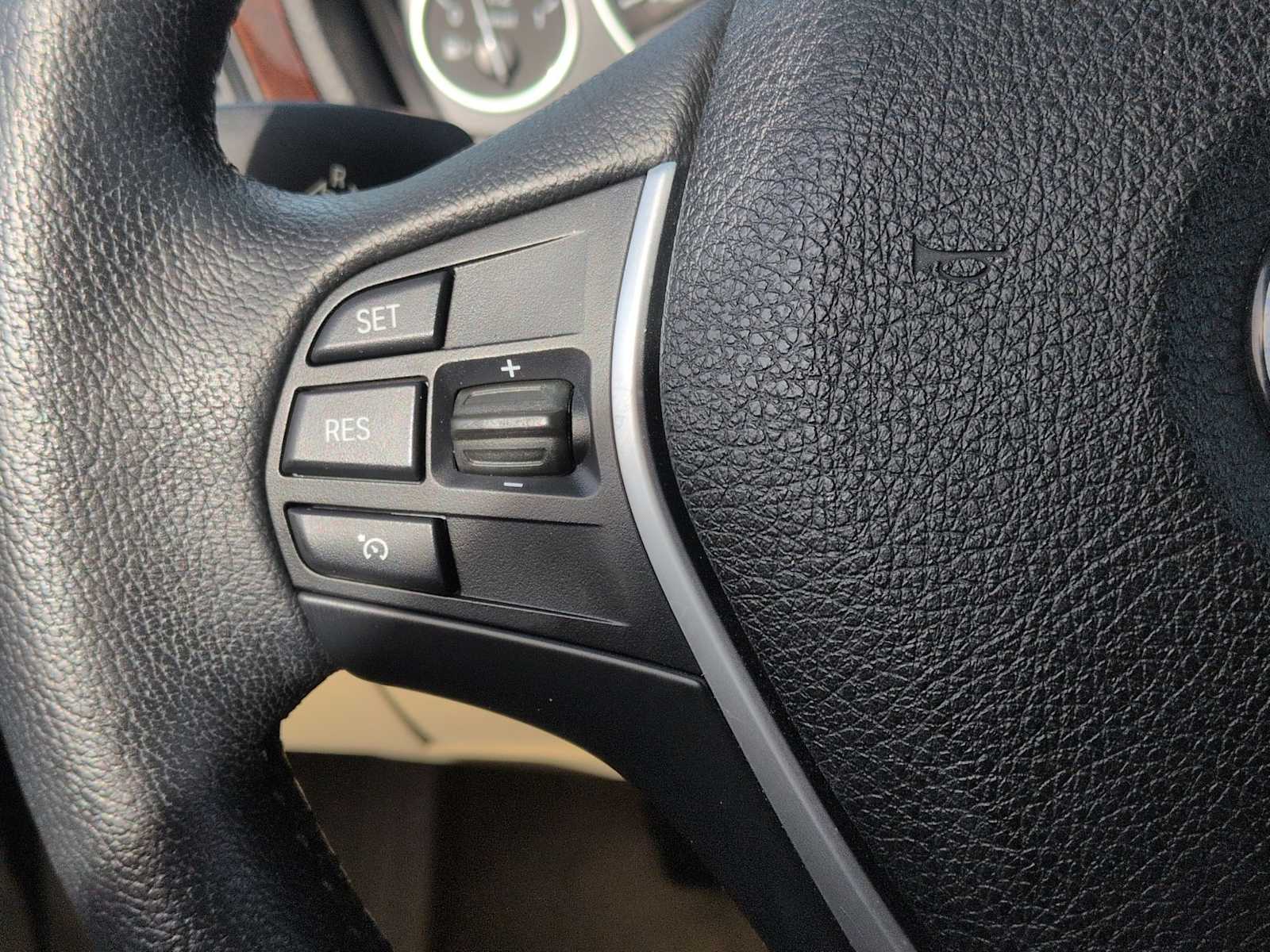 Thumbnail: 2014 BMW 3 Series - 26