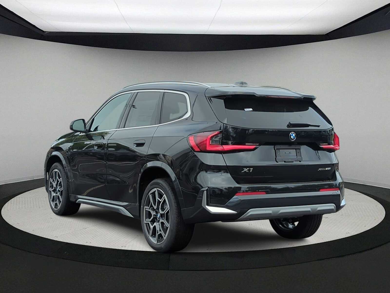 Thumbnail: 2025 BMW X1 - 6