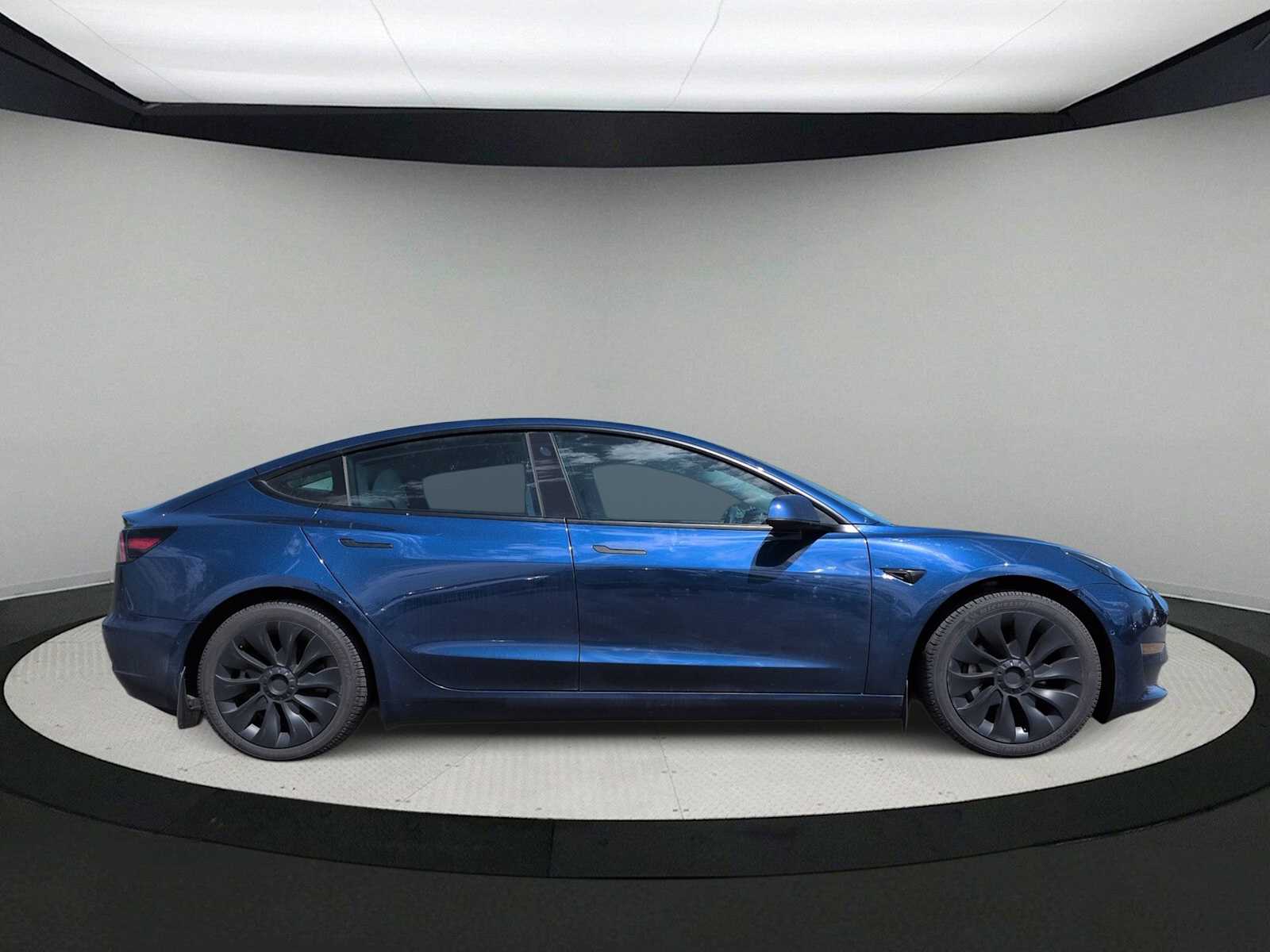 Thumbnail: 2022 Tesla Model 3 - 9