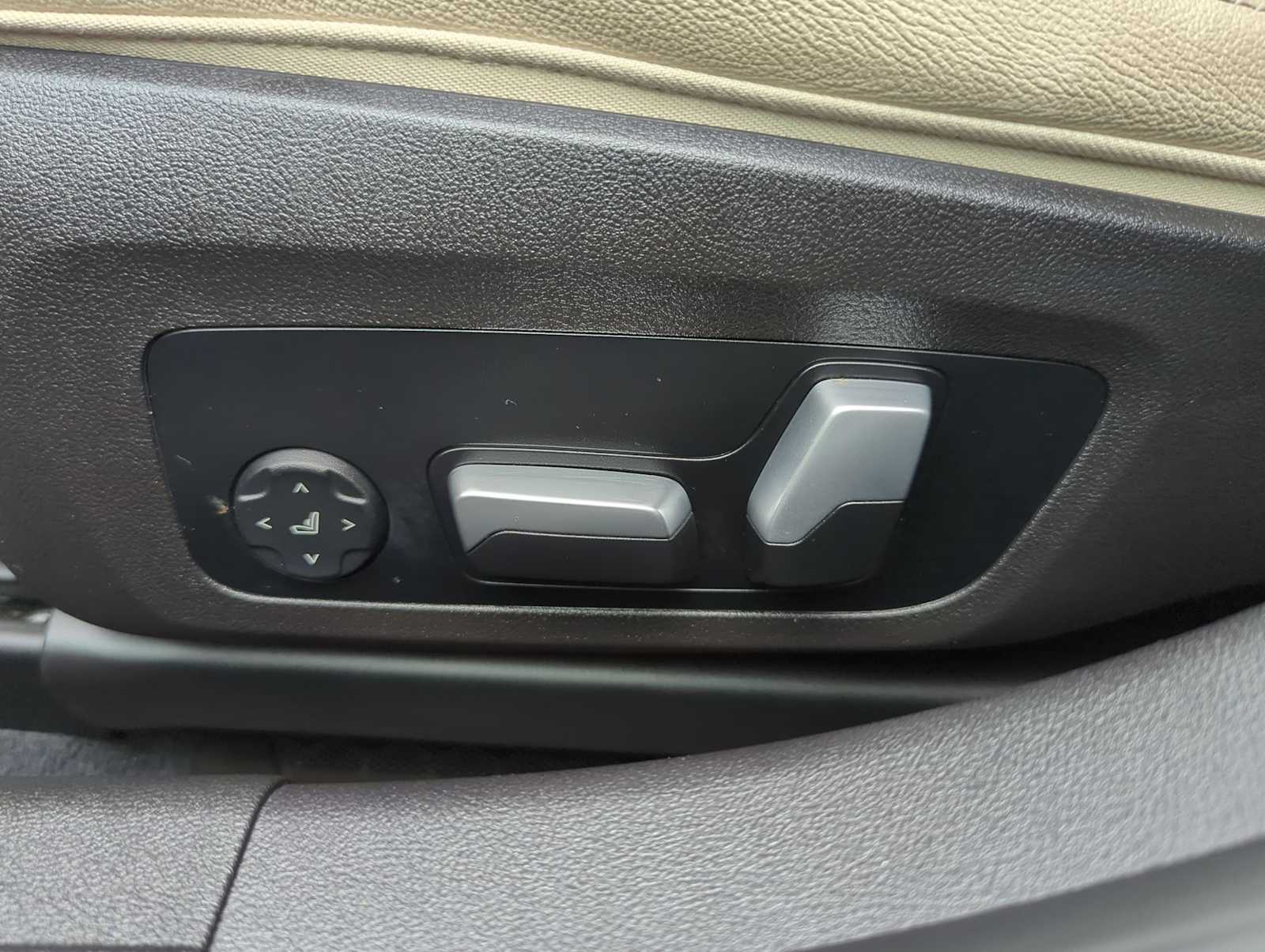 Thumbnail: 2023 BMW 3 Series - 17