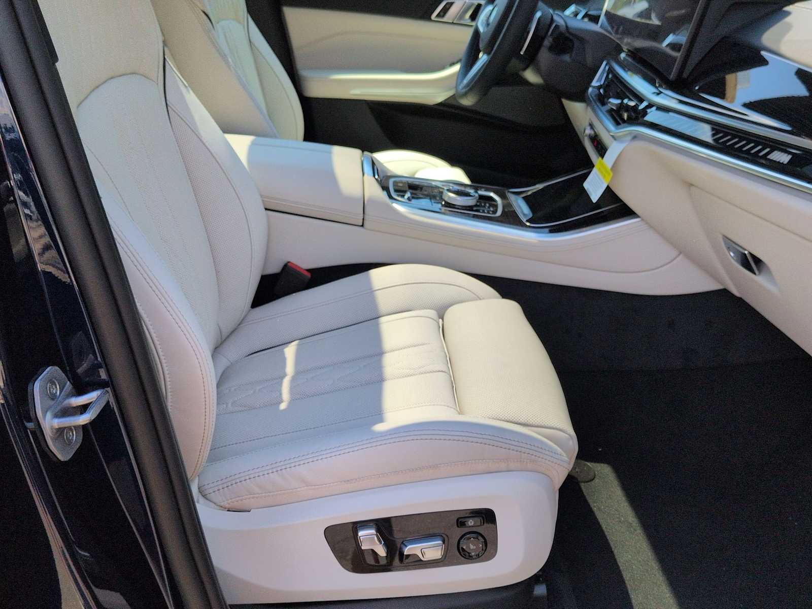 Thumbnail: 2026 BMW X5 - 24