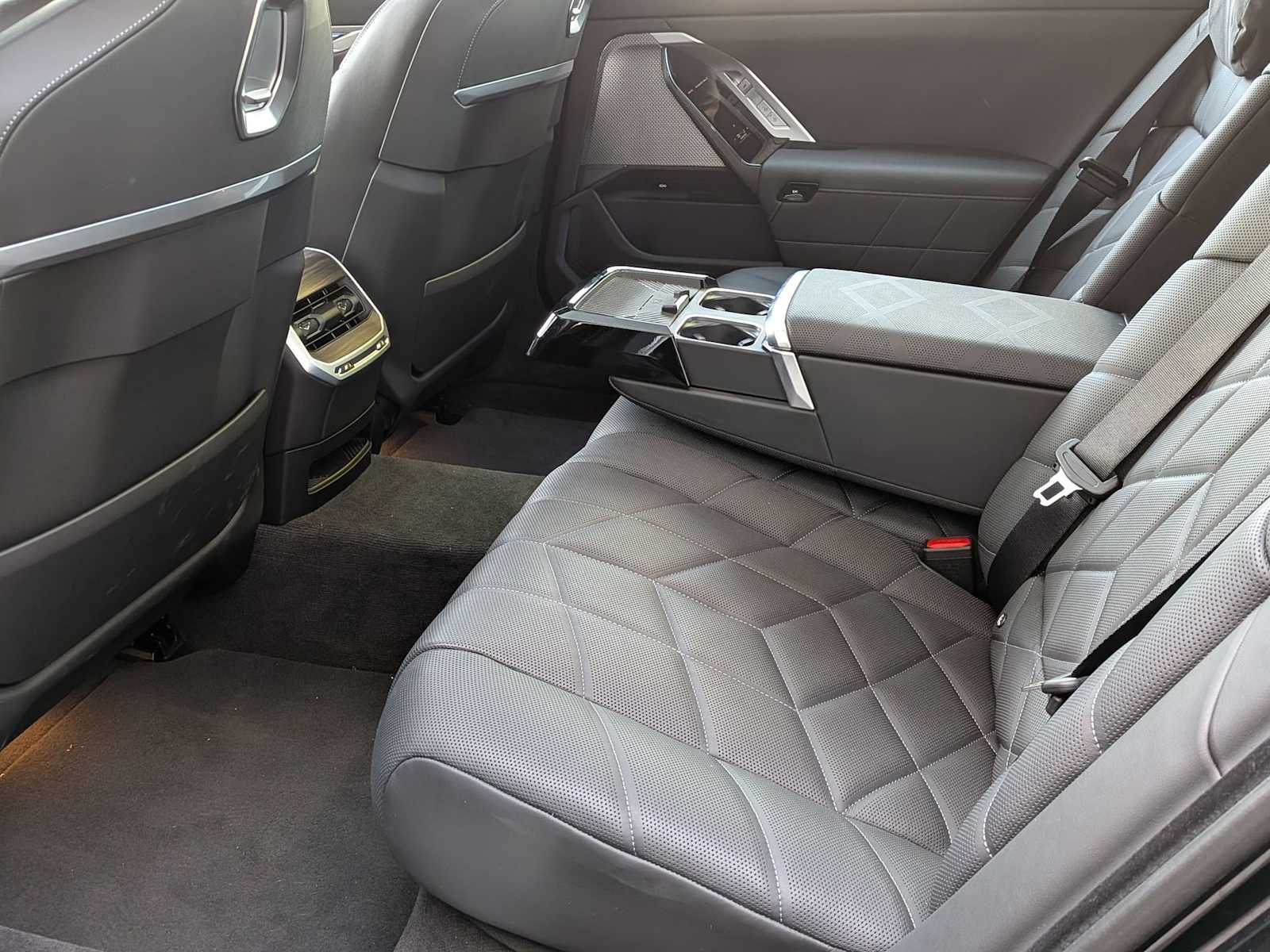 Thumbnail: 2024 BMW i7 - 21