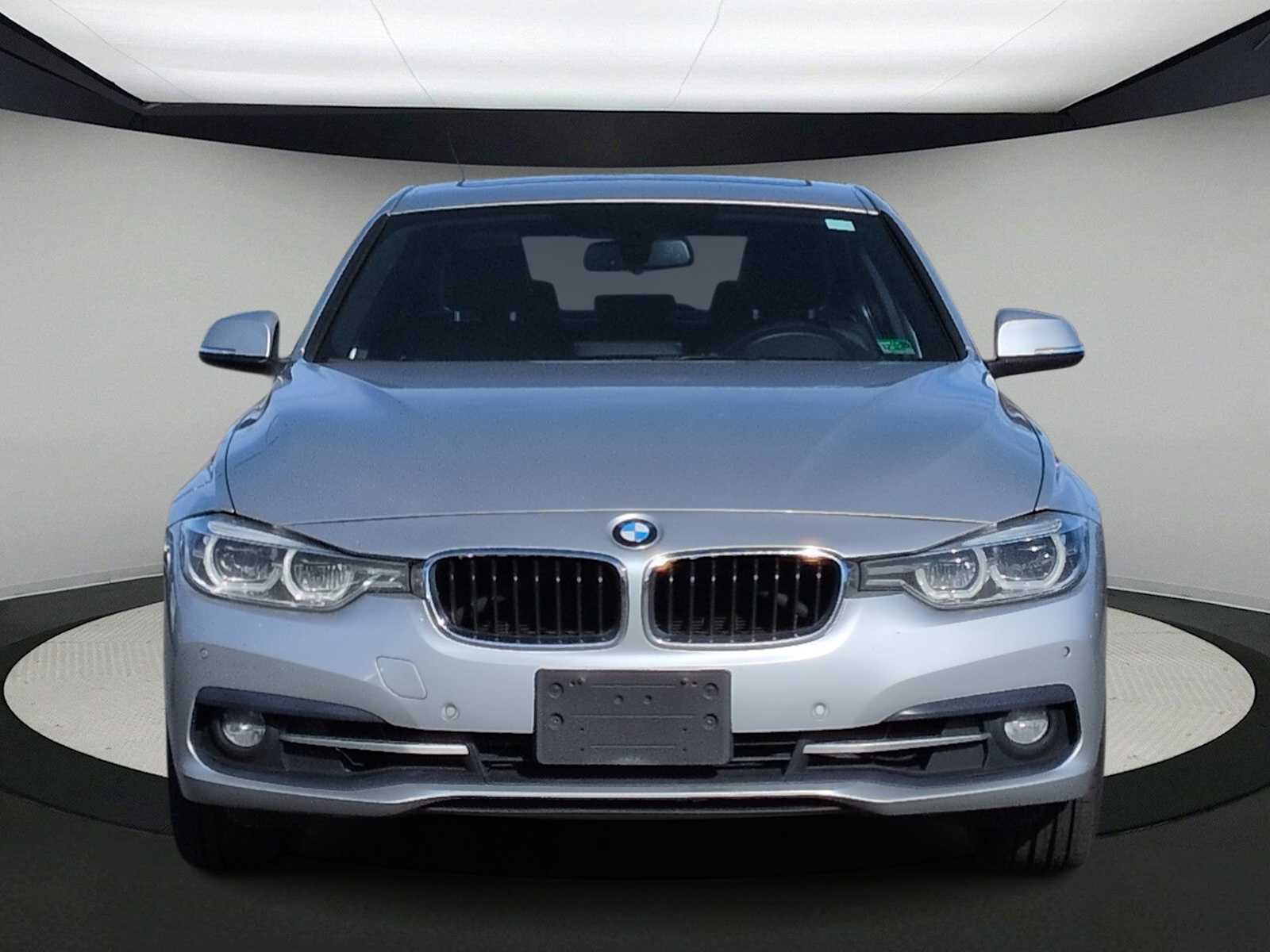Thumbnail: 2018 BMW 3 Series - 3