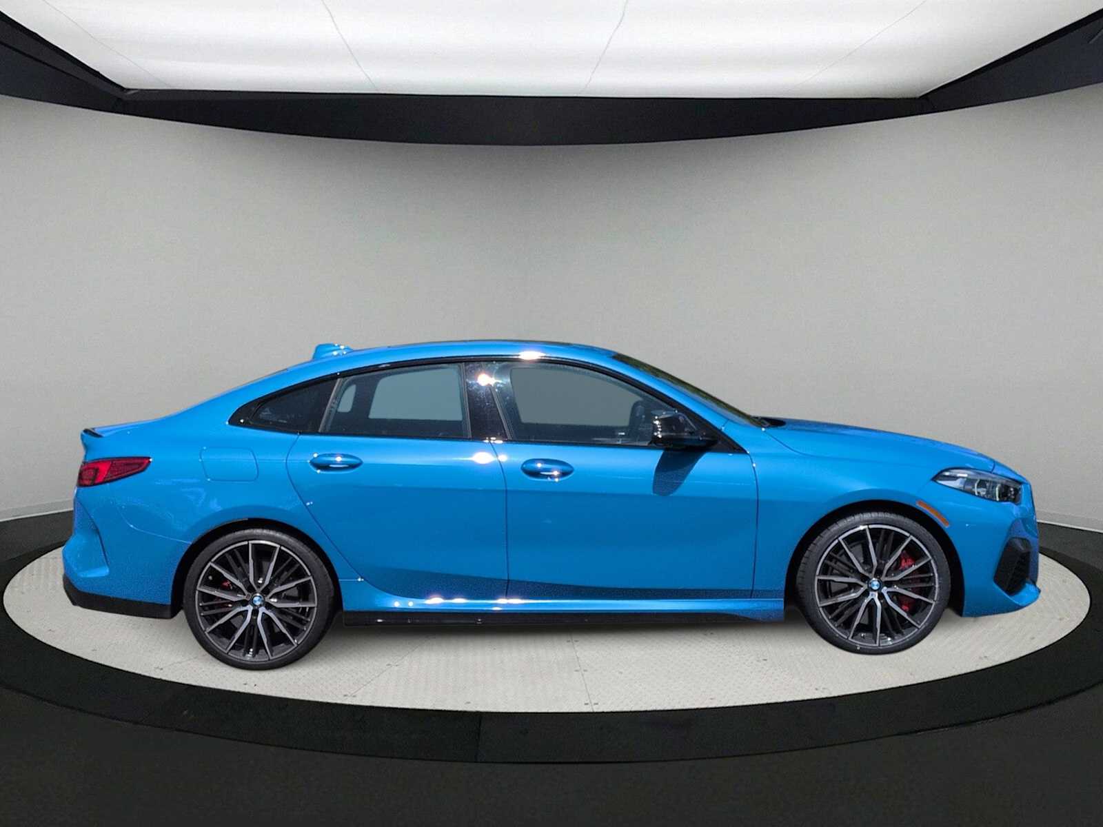 Thumbnail: 2024 BMW 2 Series - 9