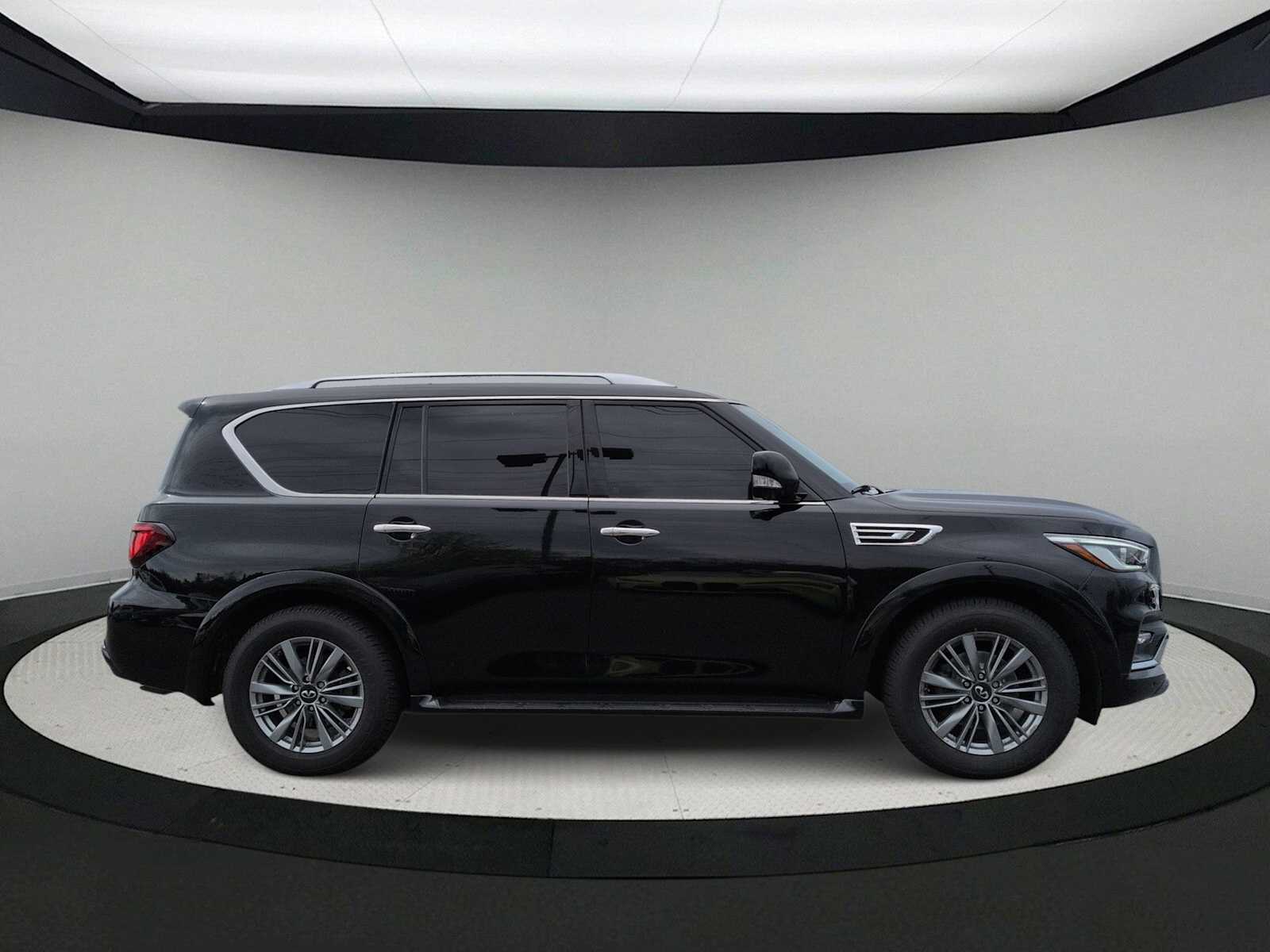 Thumbnail: 2022 INFINITI QX80 - 9