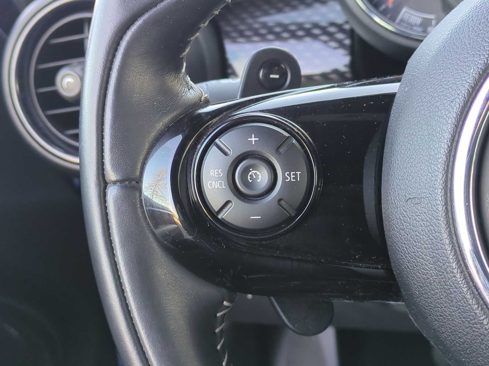 Thumbnail: 2019 MINI Cooper Convertible - 23