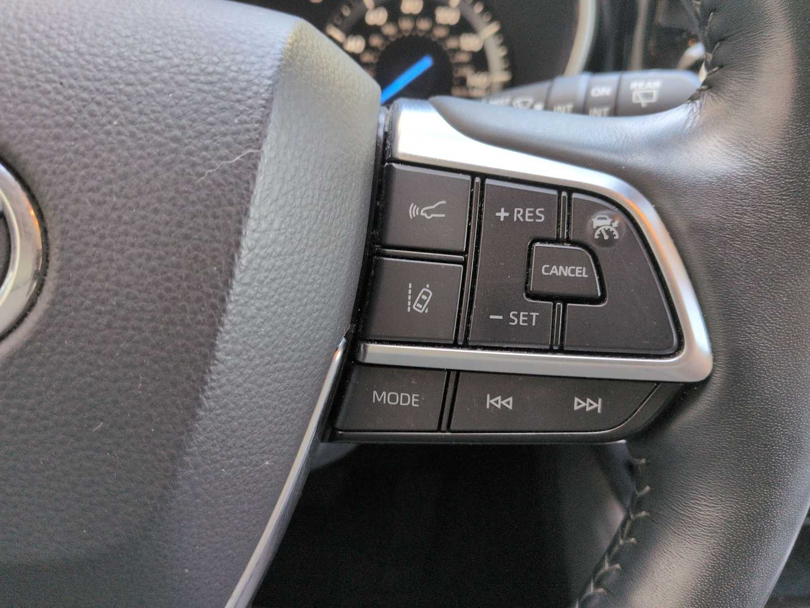 Thumbnail: 2021 Toyota Highlander - 27